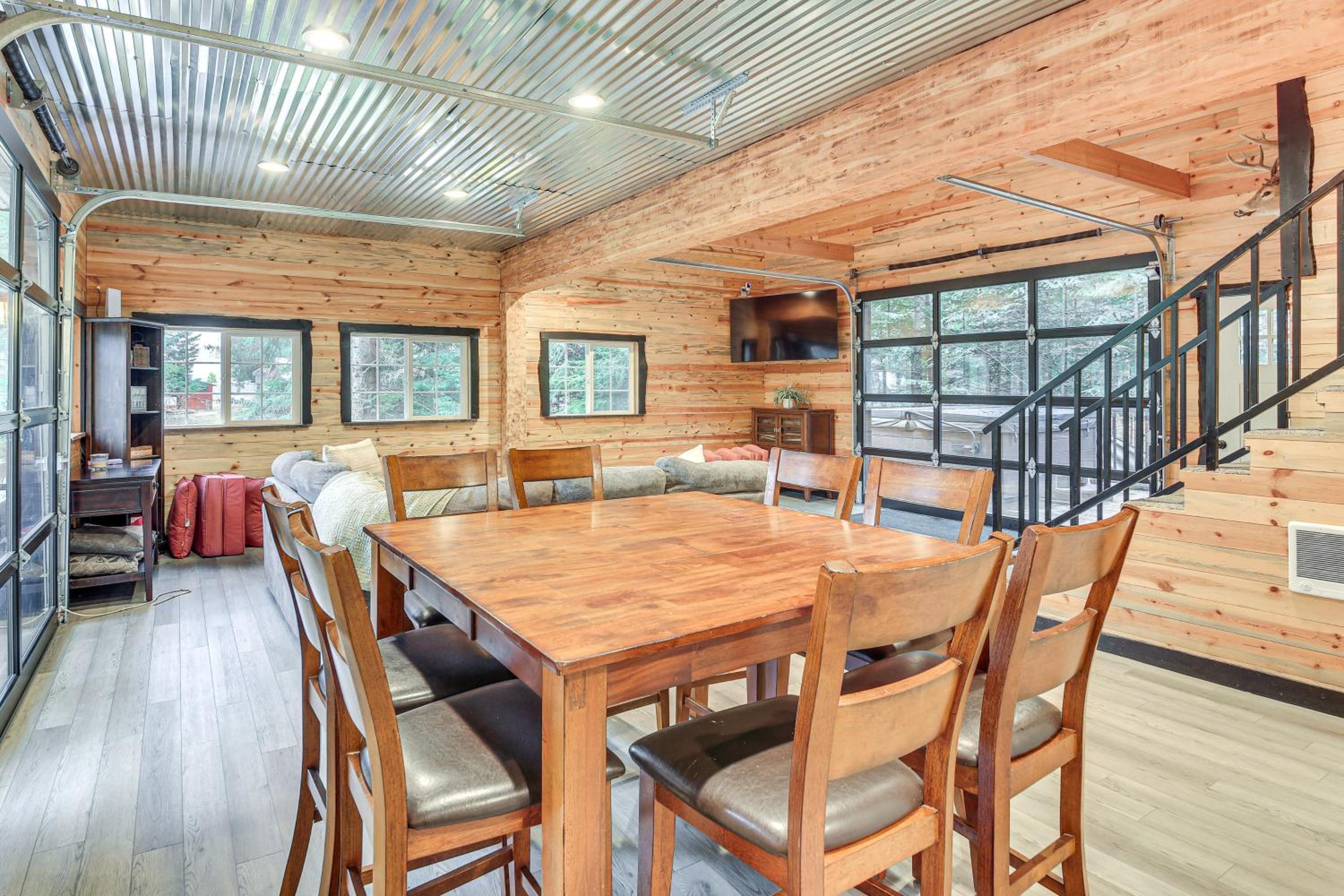 Hot Tub and Fire Pit Getaway on Pend Oreille River