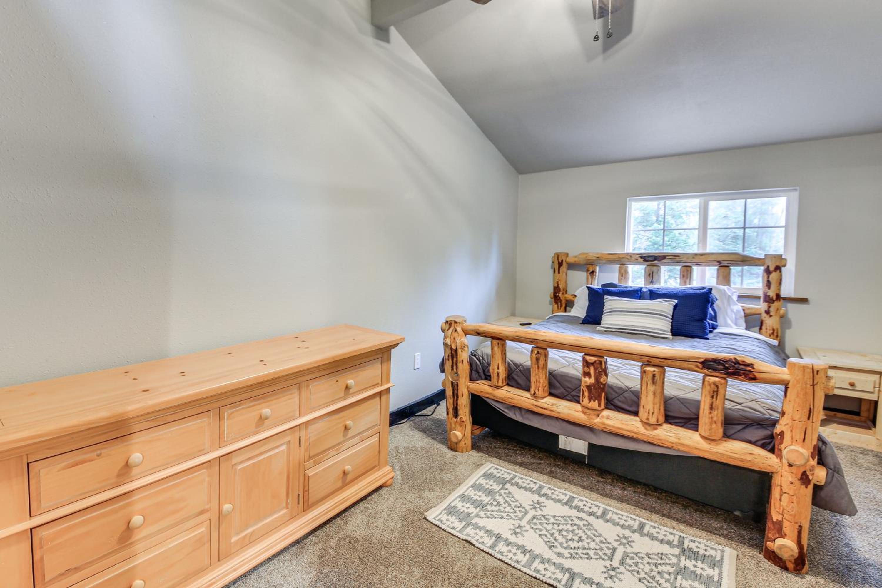 Hot Tub and Fire Pit Getaway on Pend Oreille River