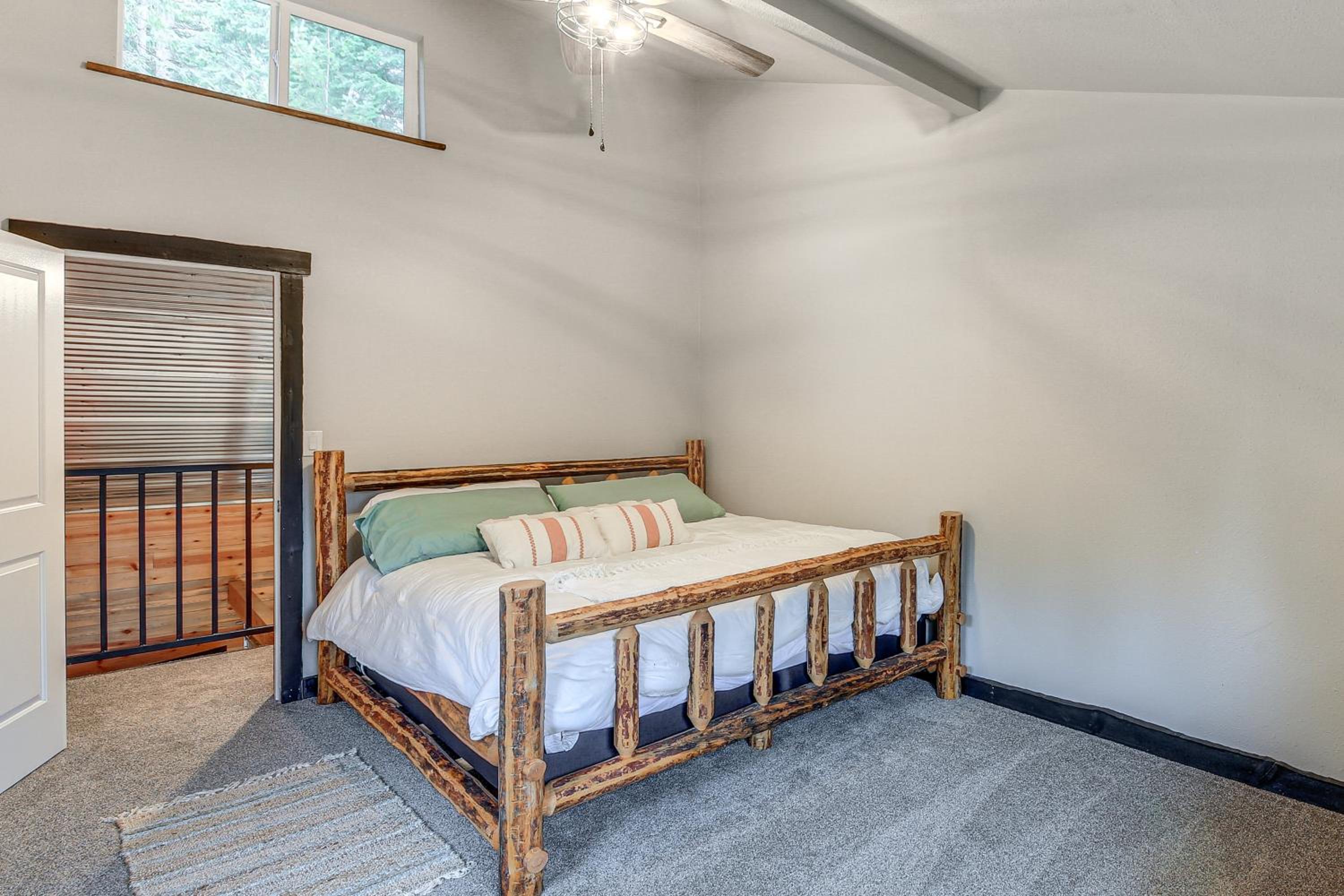Hot Tub and Fire Pit Getaway on Pend Oreille River
