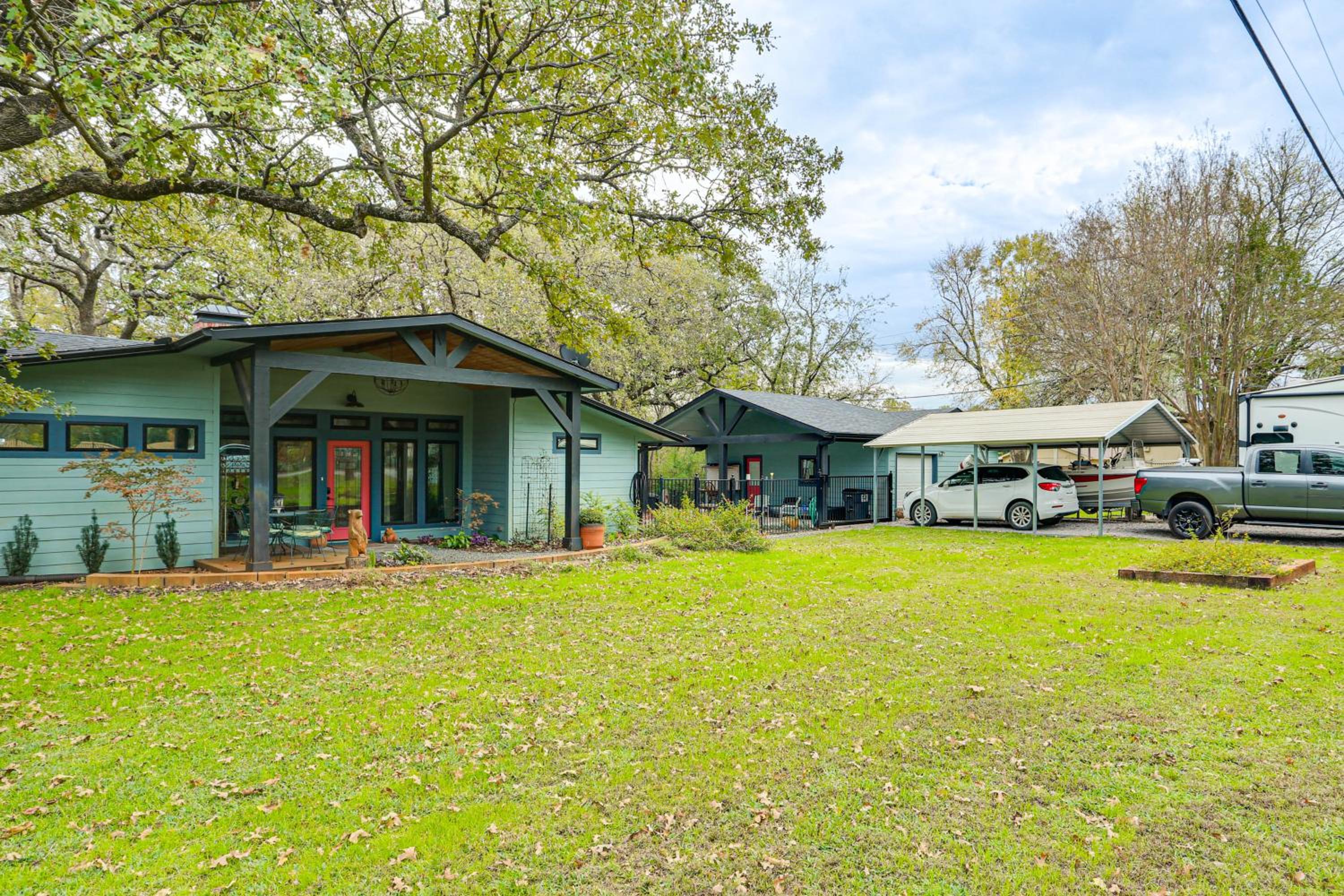 Texoma Retreat with Yard, Fire Pit and Boat Parking