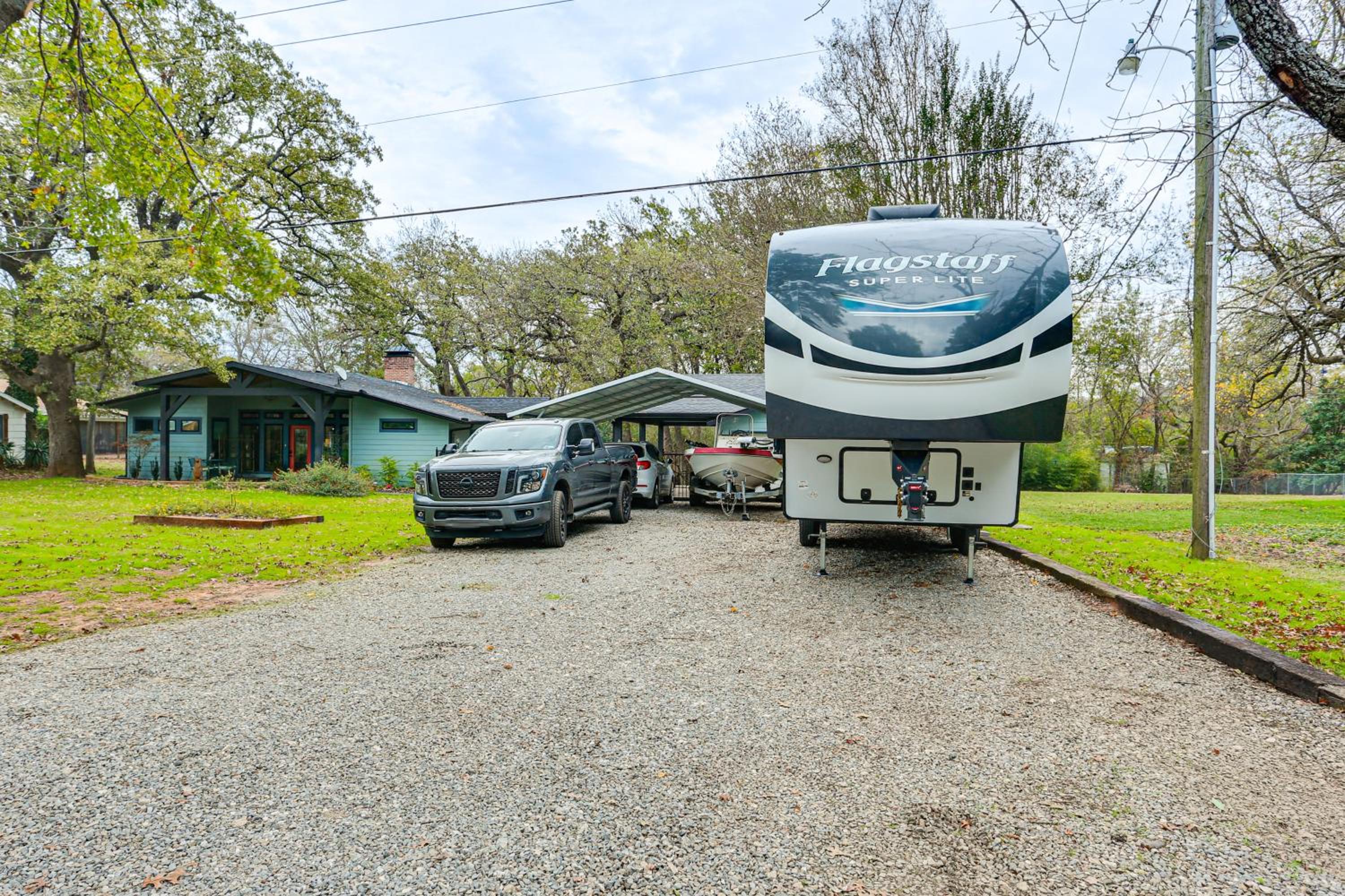 Texoma Retreat with Yard, Fire Pit and Boat Parking