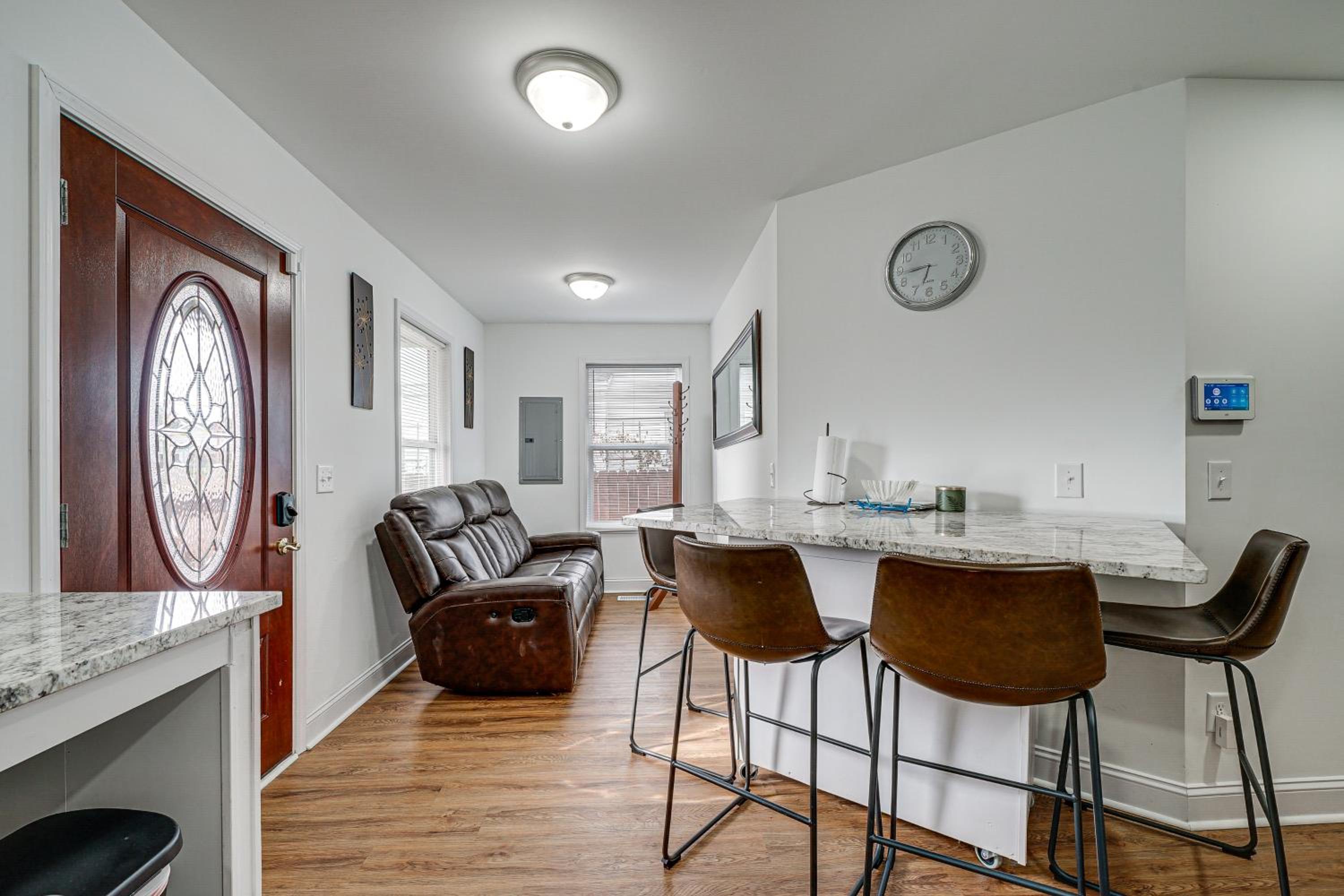 1 Mi to Wilmington Riverwalk Getaway with Gas Grill