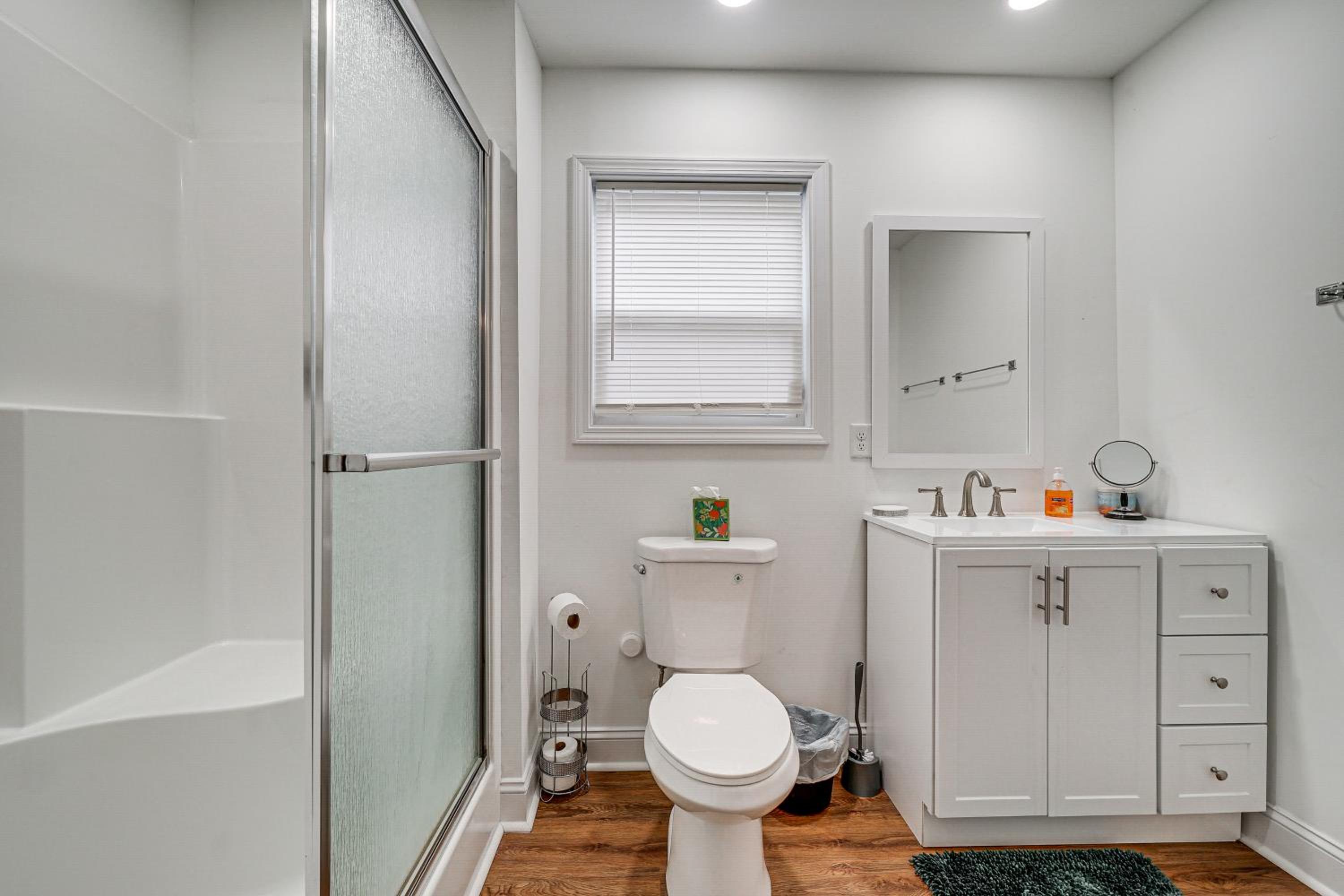1 Mi to Wilmington Riverwalk Getaway with Gas Grill