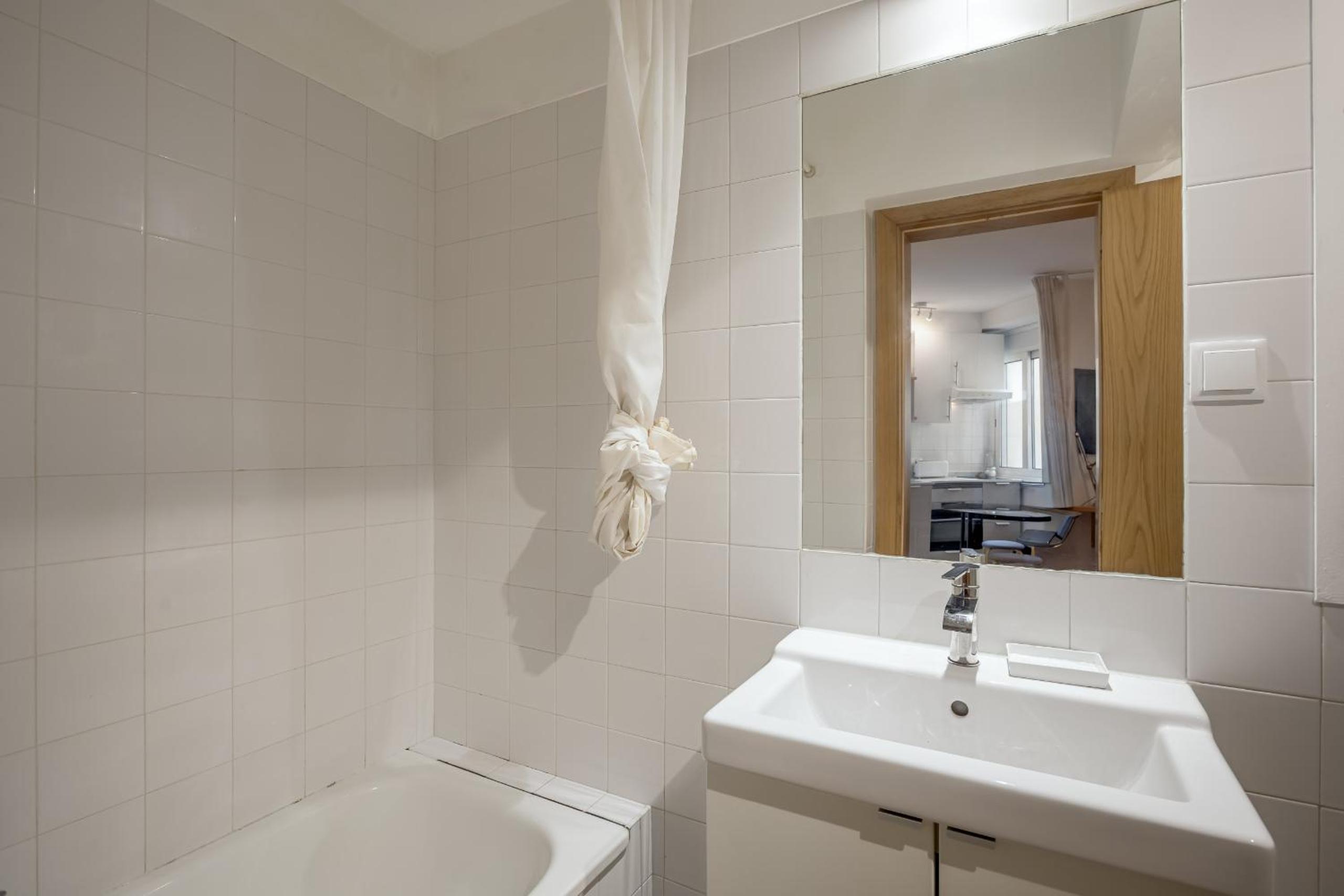 Anjos City Center Apartment by Homing