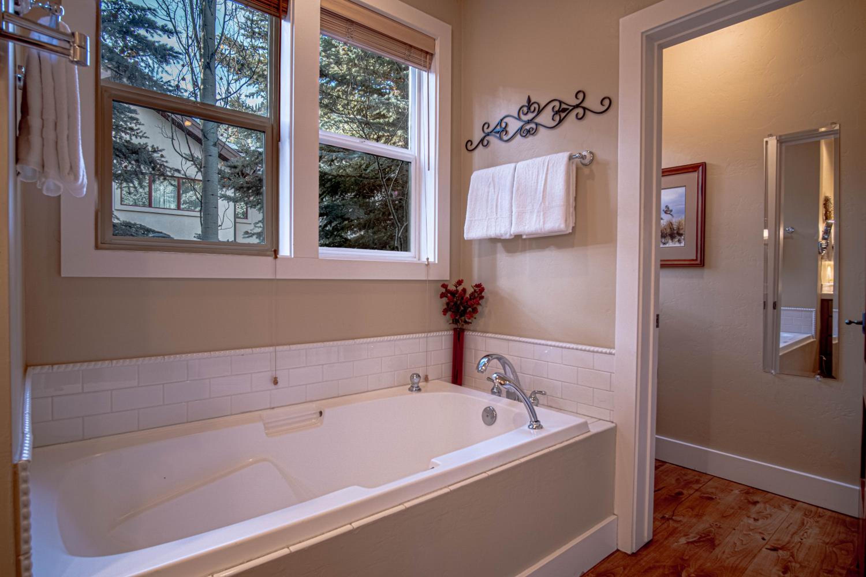 Cozy Ketchum Retreat - Pet Friendly!