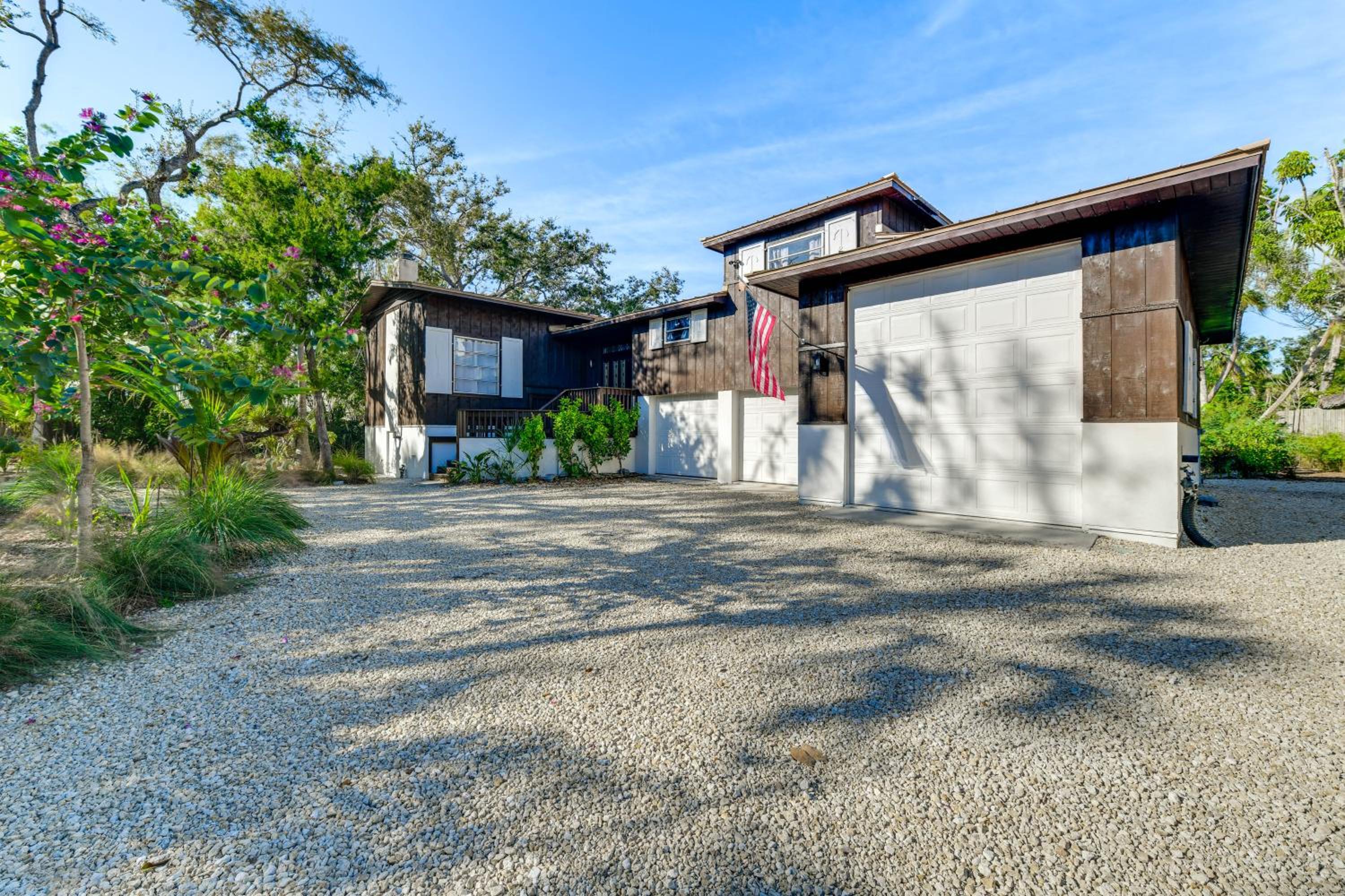 2 Mi to Beaches! Spacious Family Gem in Siesta Key