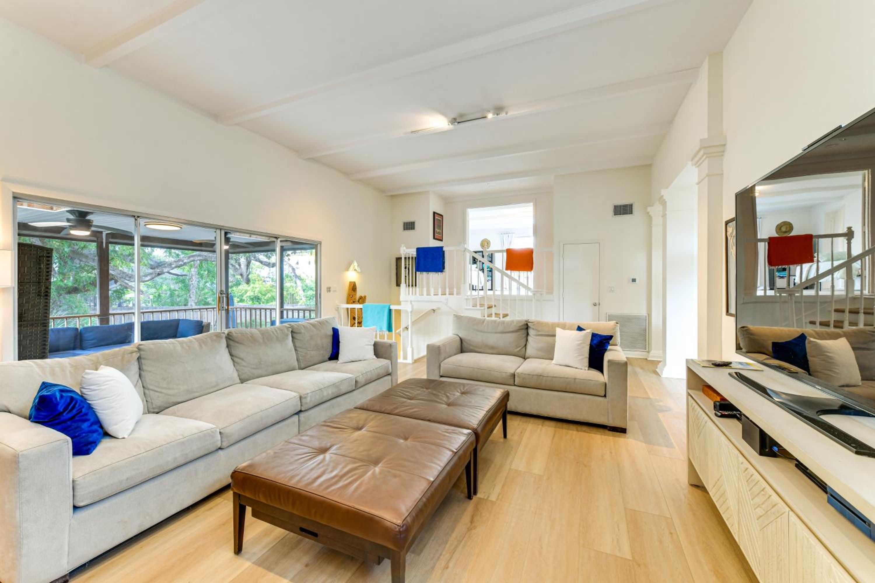 2 Mi to Beaches! Spacious Family Gem in Siesta Key