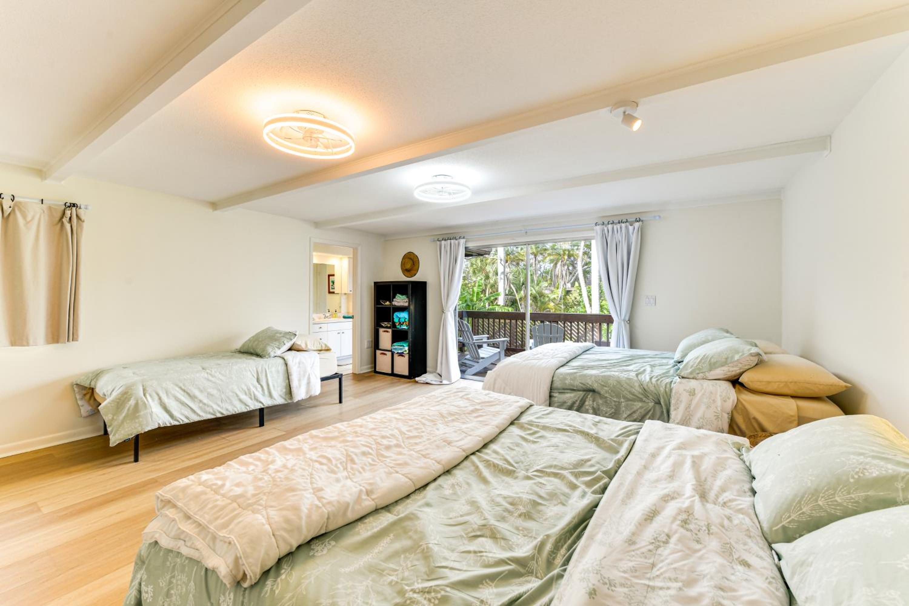 2 Mi to Beaches! Spacious Family Gem in Siesta Key