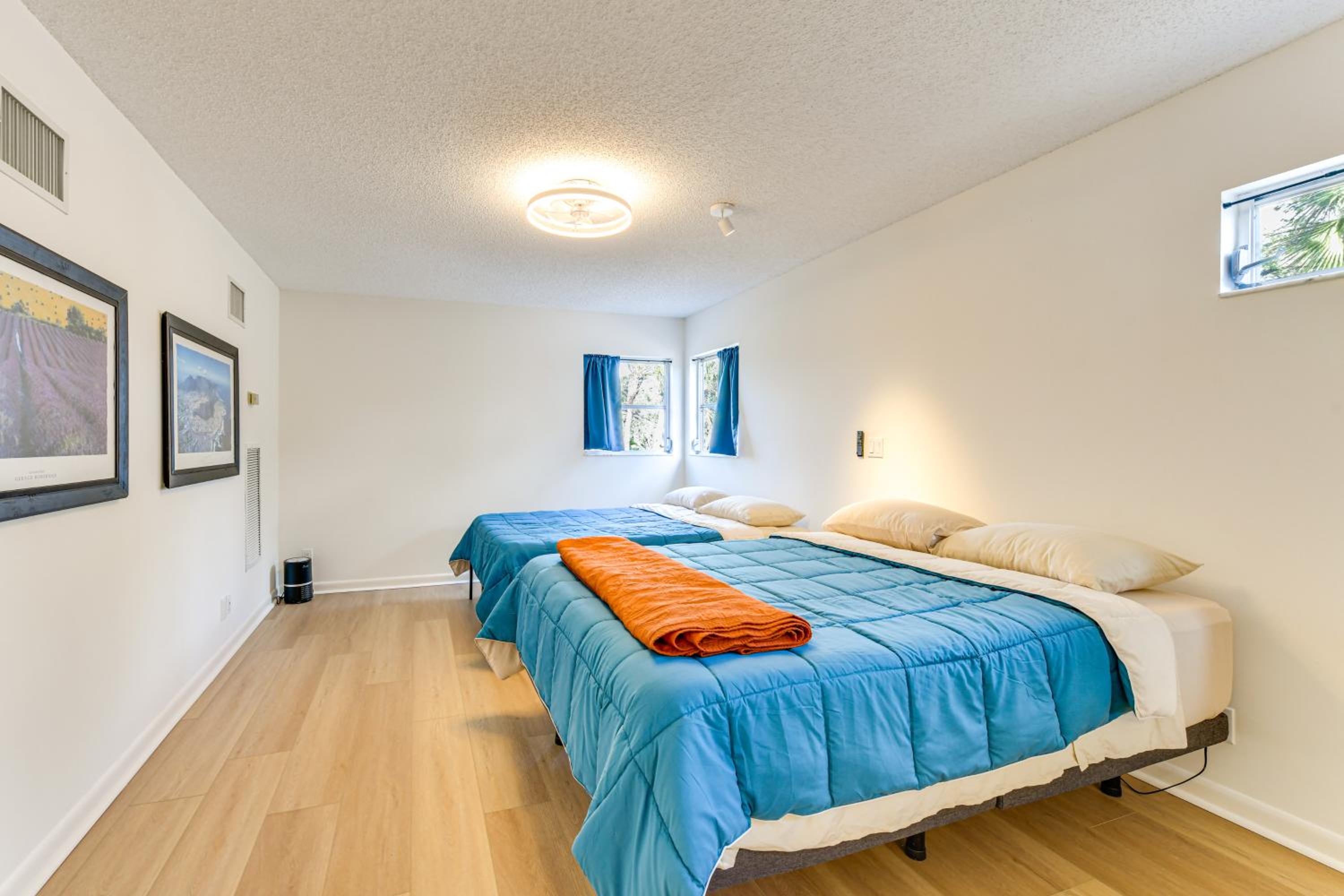 2 Mi to Beaches! Spacious Family Gem in Siesta Key