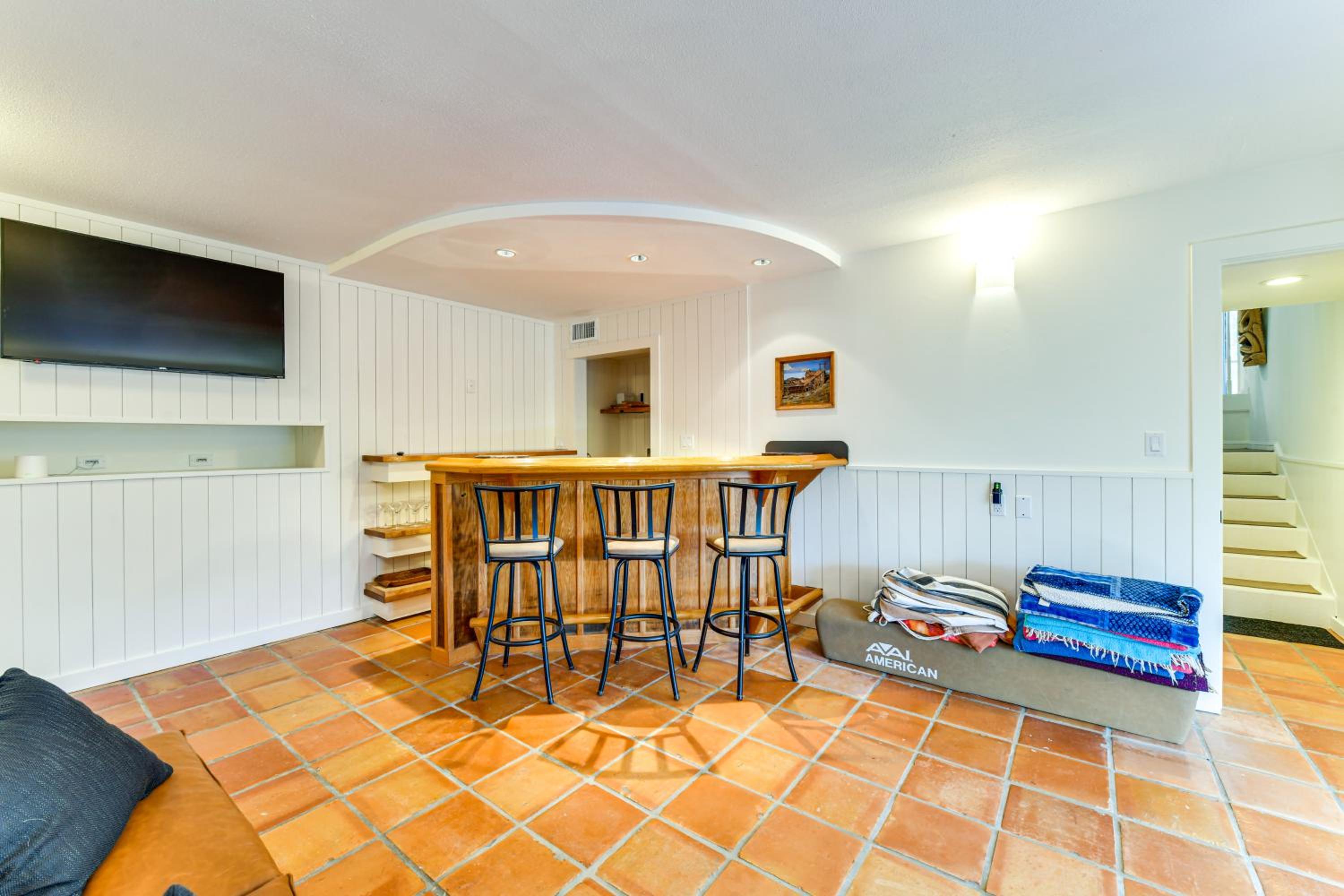 2 Mi to Beaches! Spacious Family Gem in Siesta Key