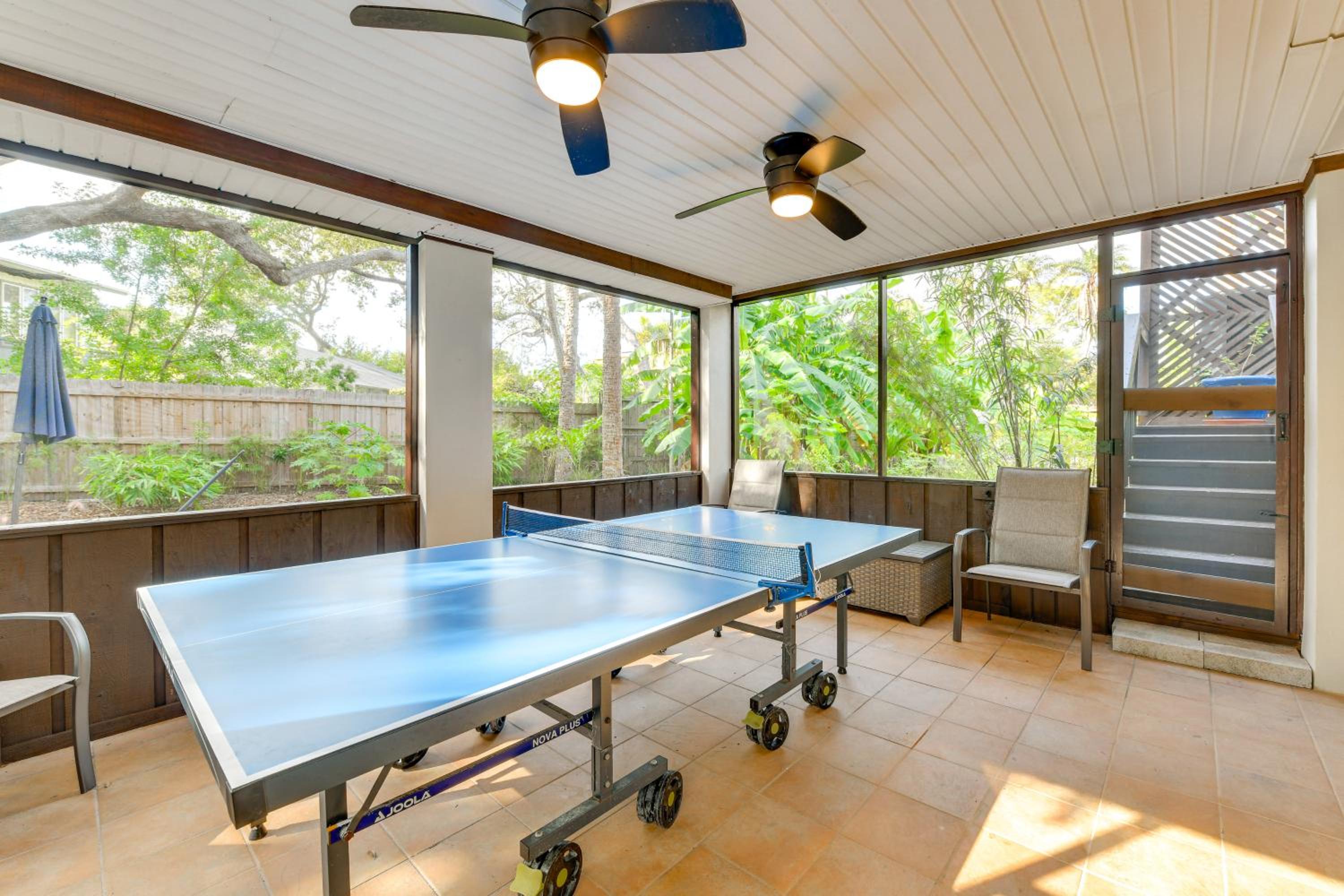 2 Mi to Beaches! Spacious Family Gem in Siesta Key