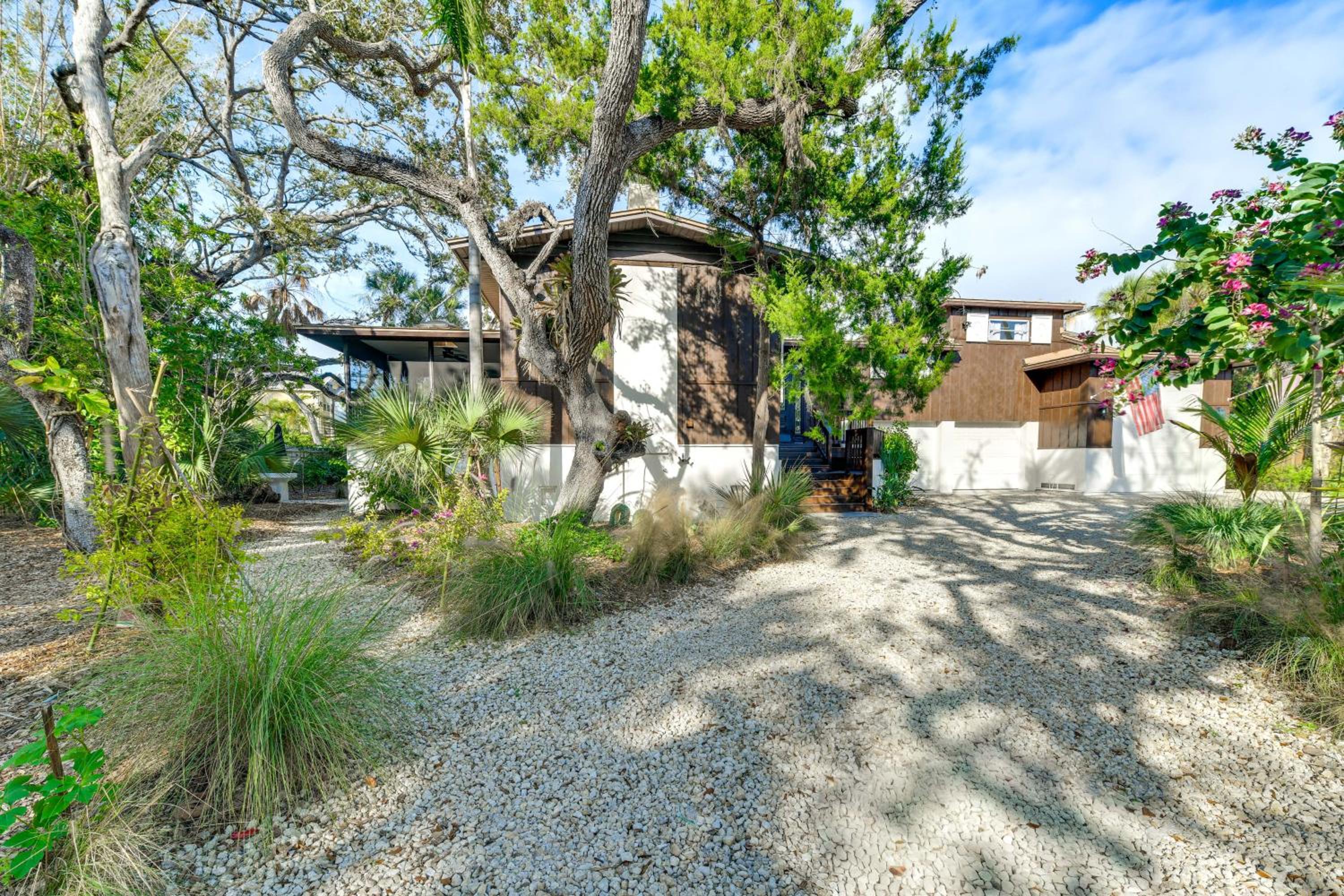 2 Mi to Beaches! Spacious Family Gem in Siesta Key