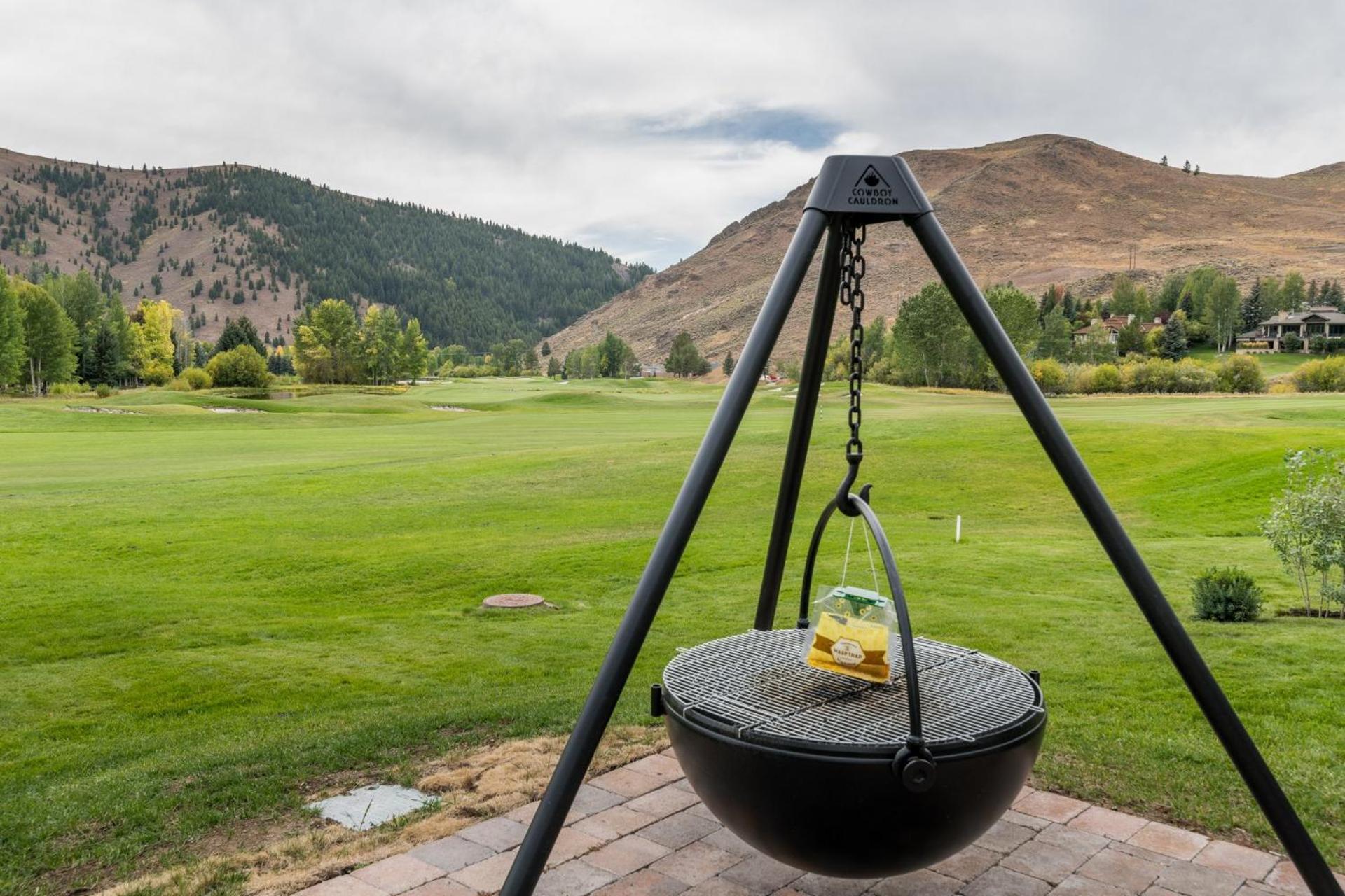 Fairway Twelve Retreat
