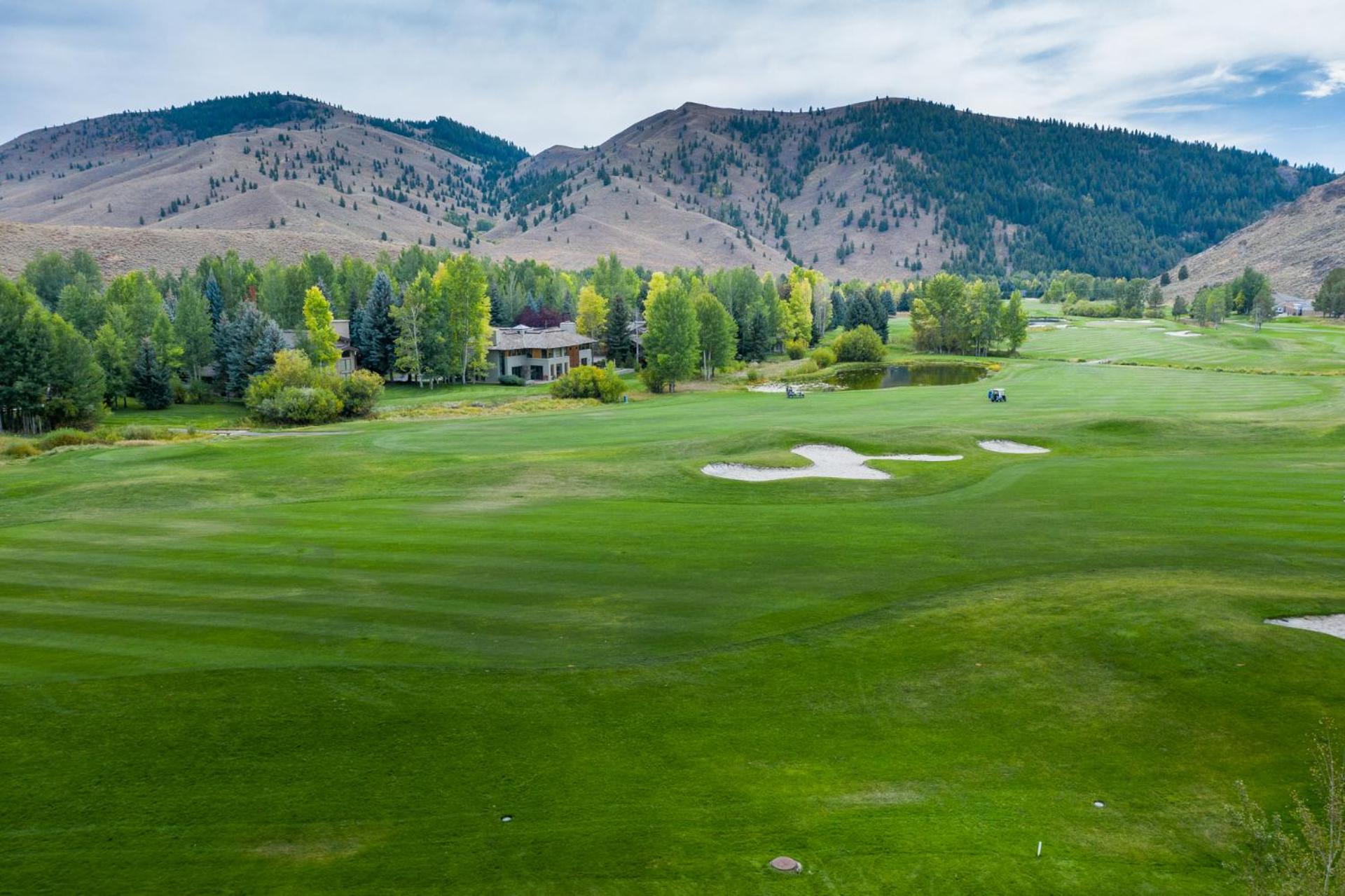 Fairway Twelve Retreat