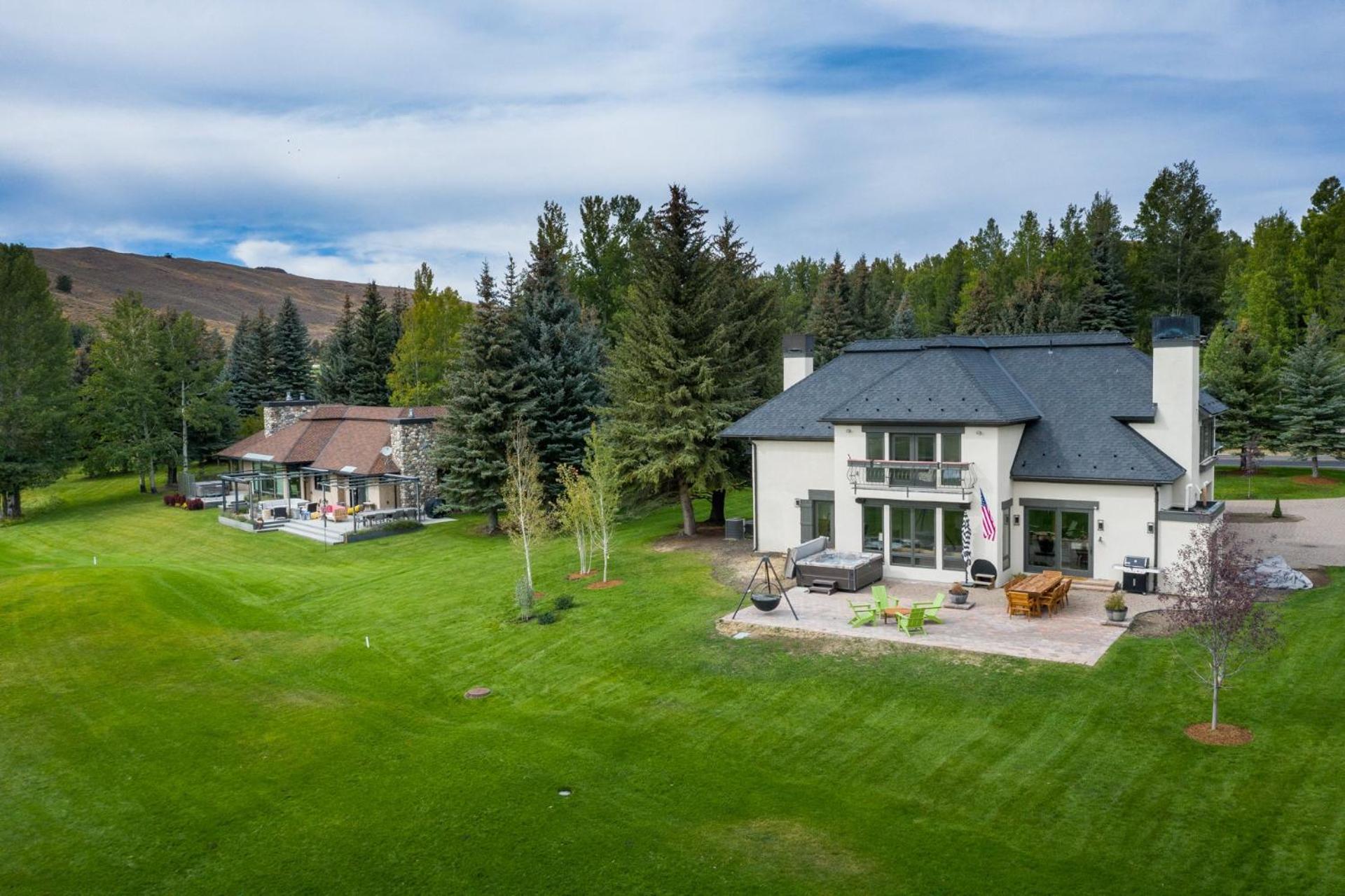 Fairway Twelve Retreat