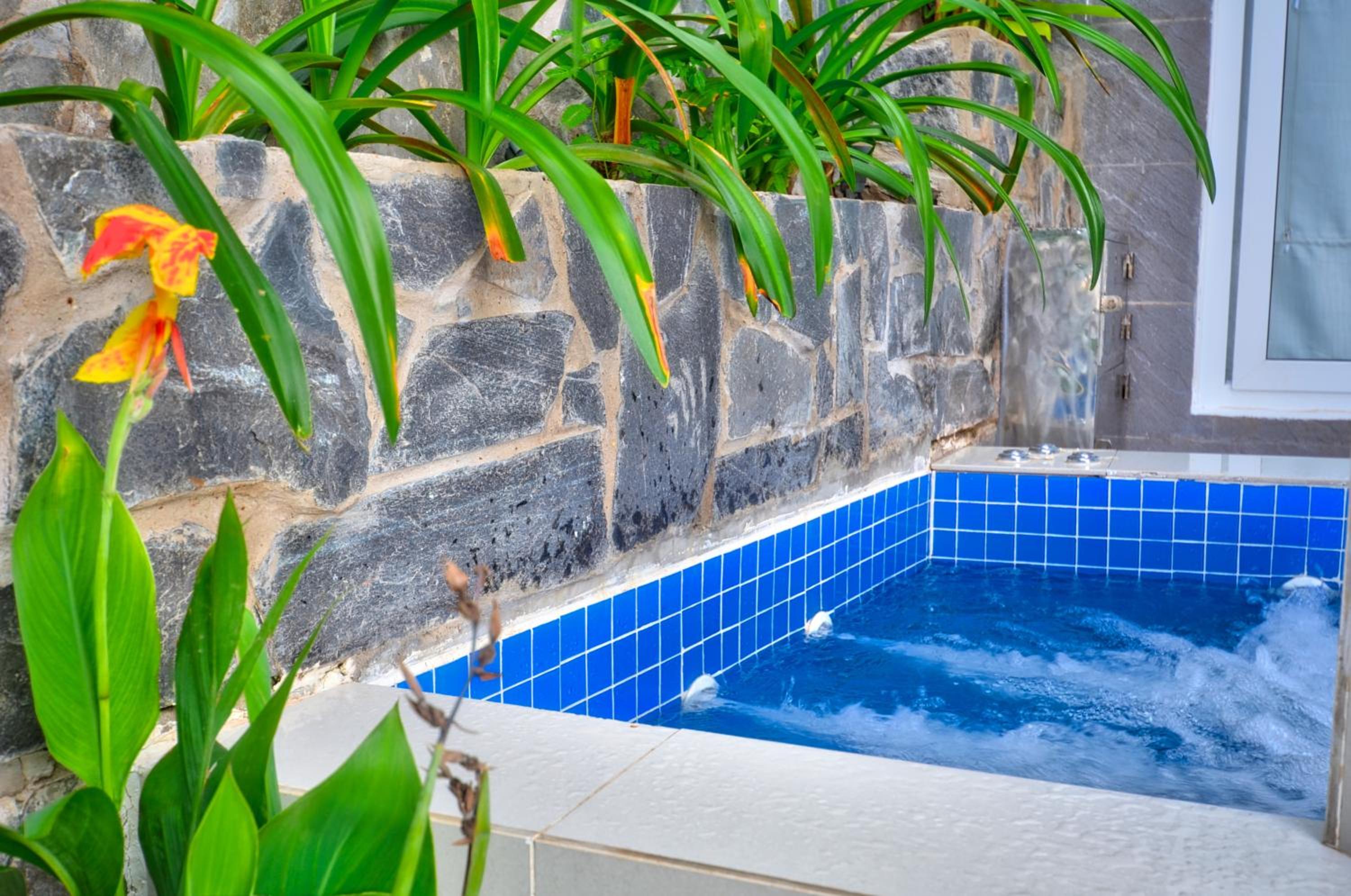 The Wind Resort - Tropical Hillside Escape