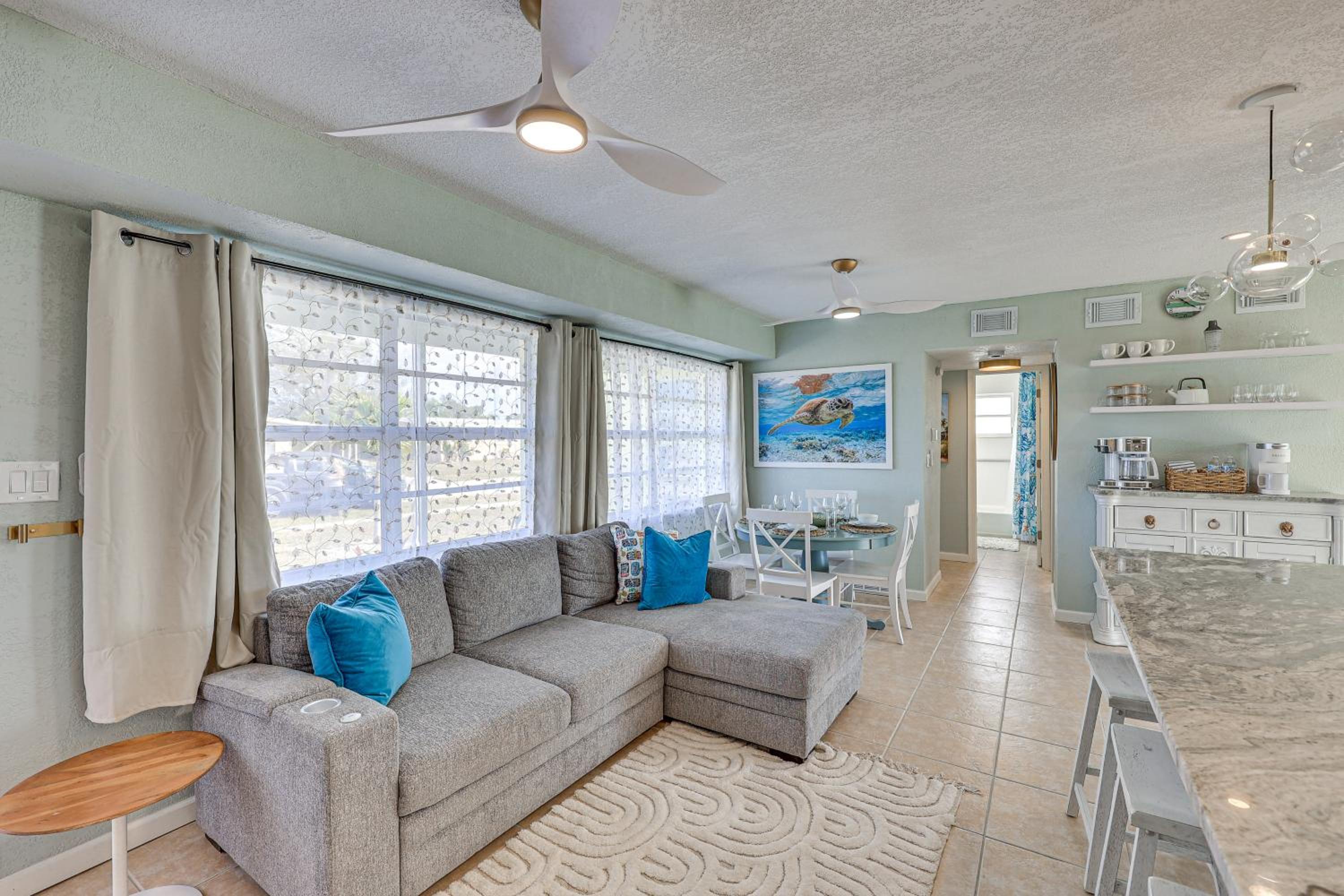 Pool Paradise! Port Charlotte Home Near Beach