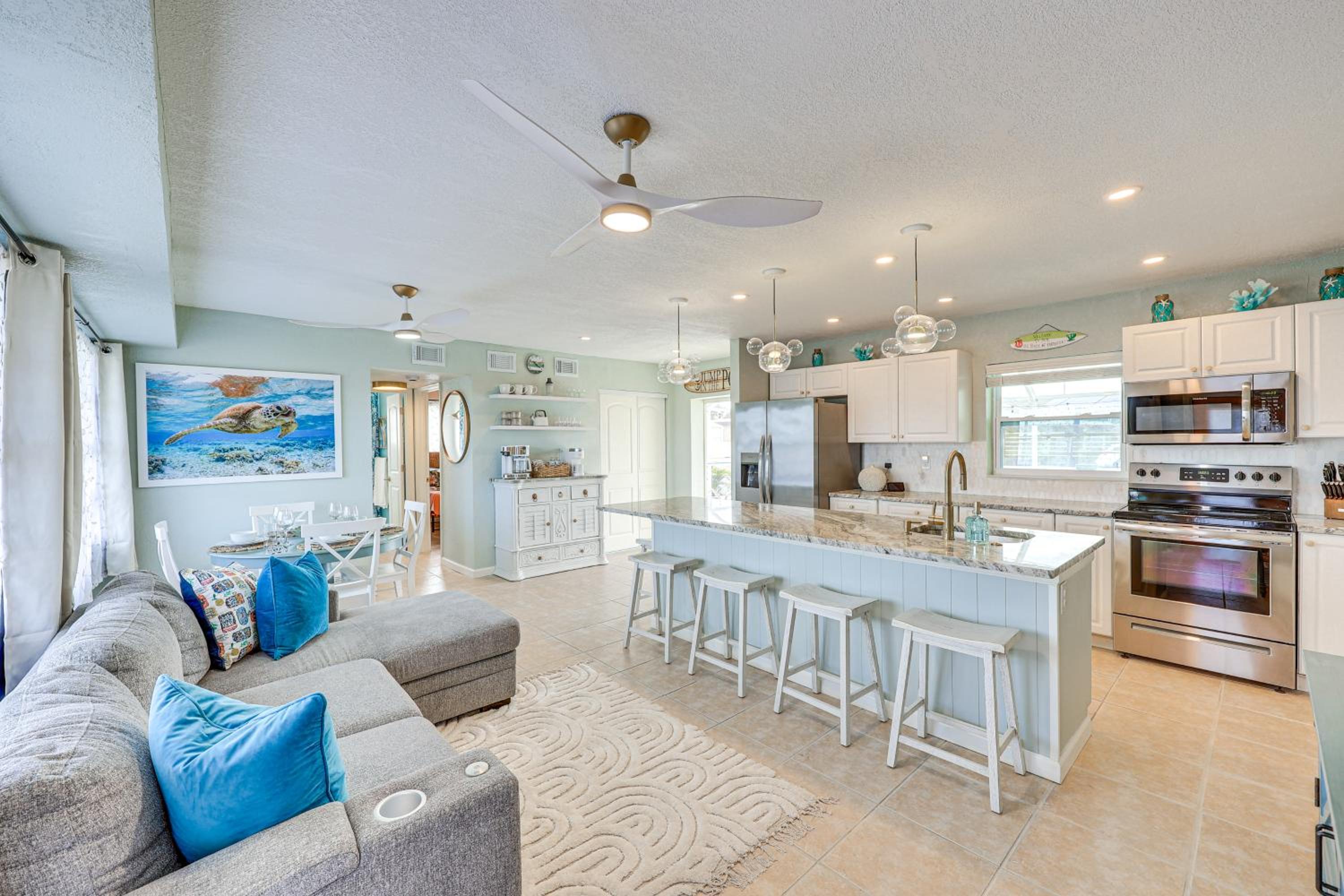 Pool Paradise! Port Charlotte Home Near Beach