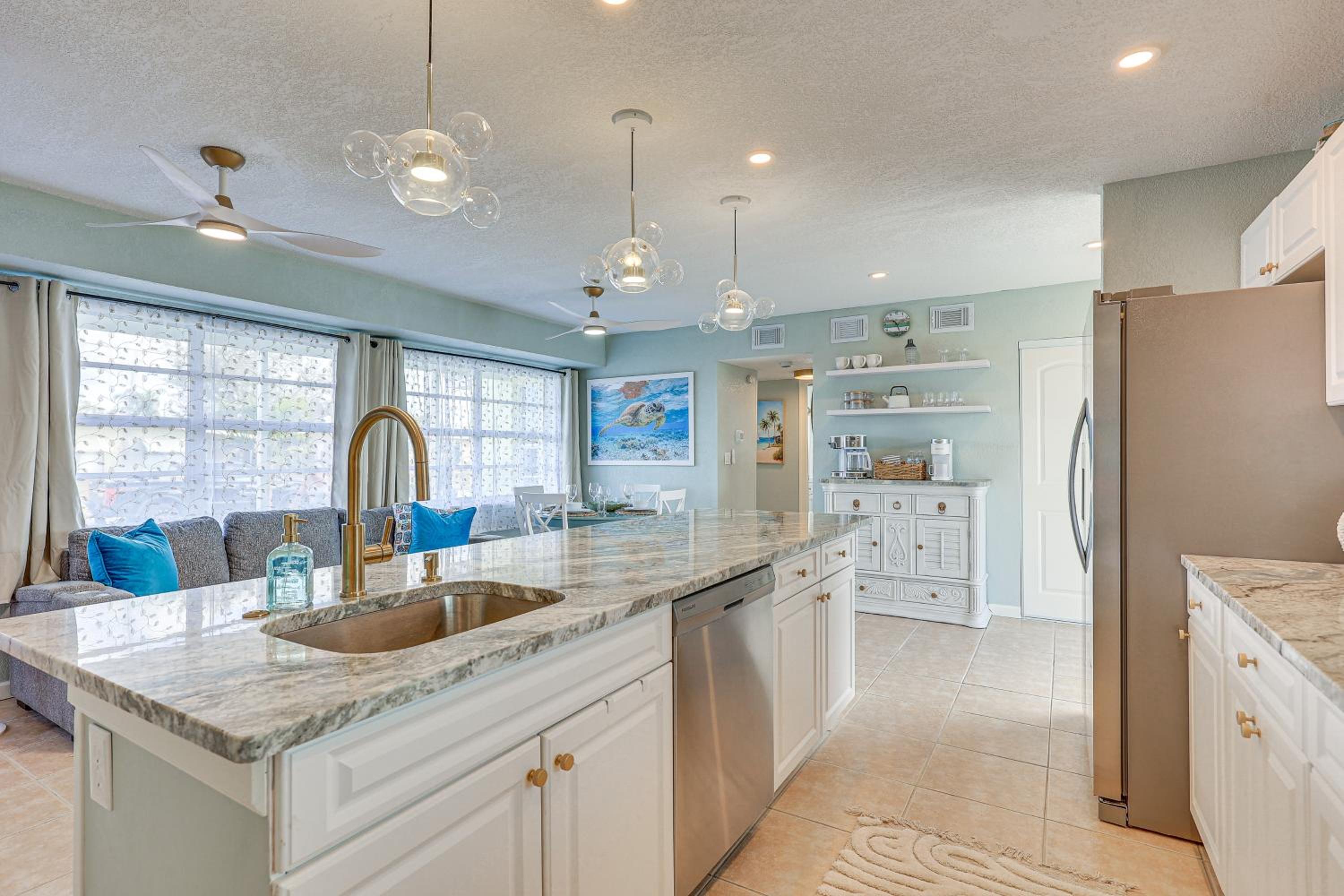 Pool Paradise! Port Charlotte Home Near Beach