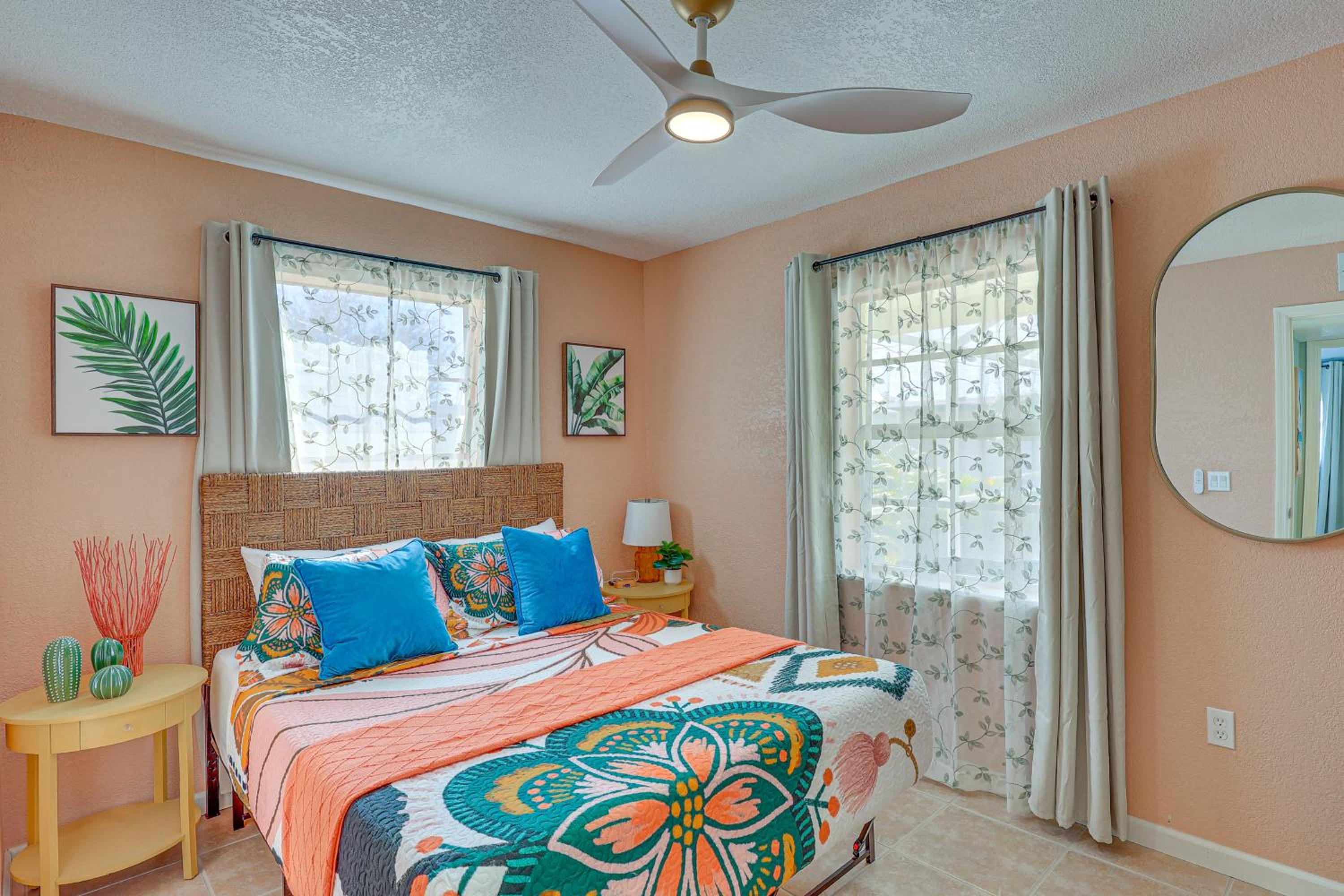 Pool Paradise! Port Charlotte Home Near Beach