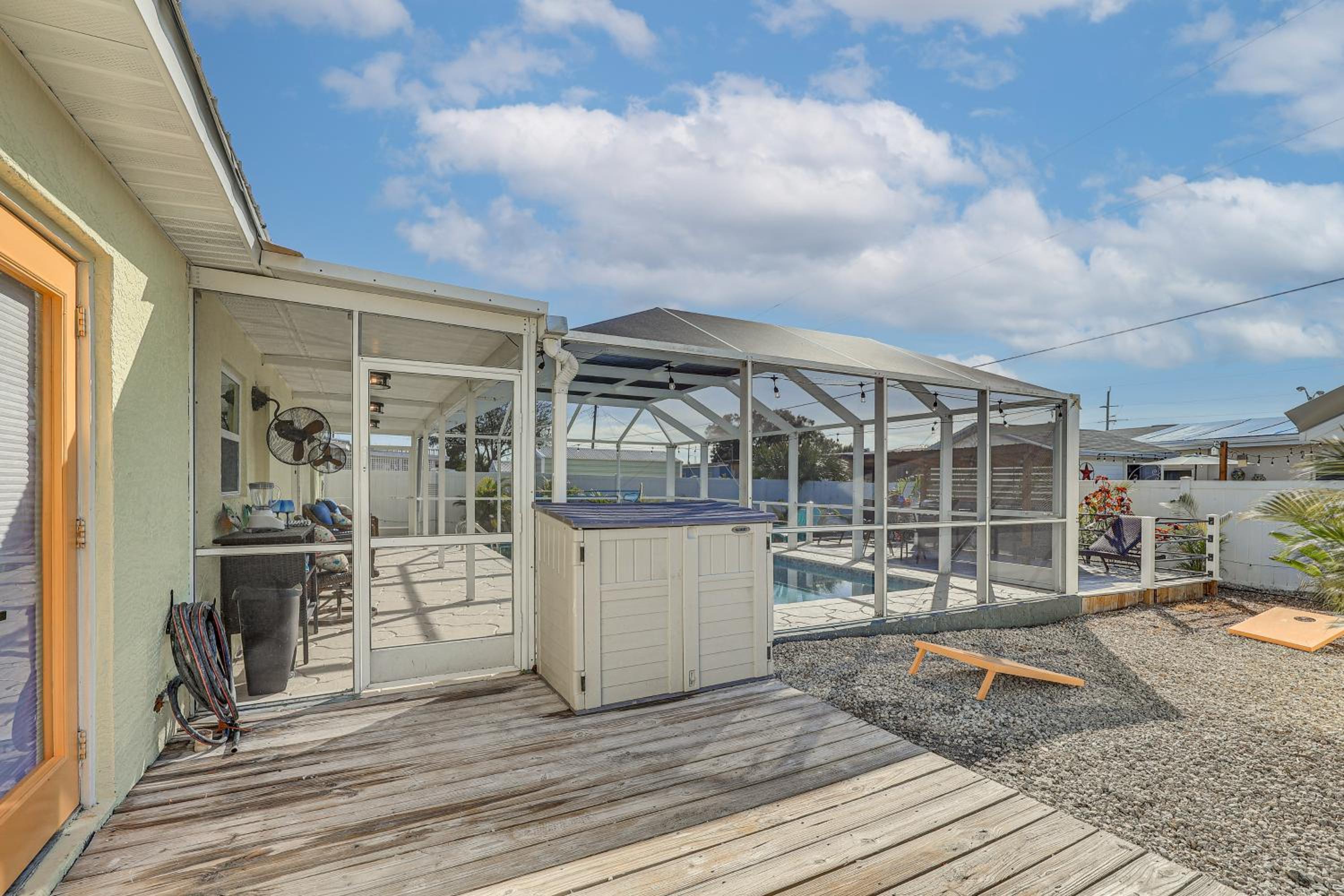 Pool Paradise! Port Charlotte Home Near Beach