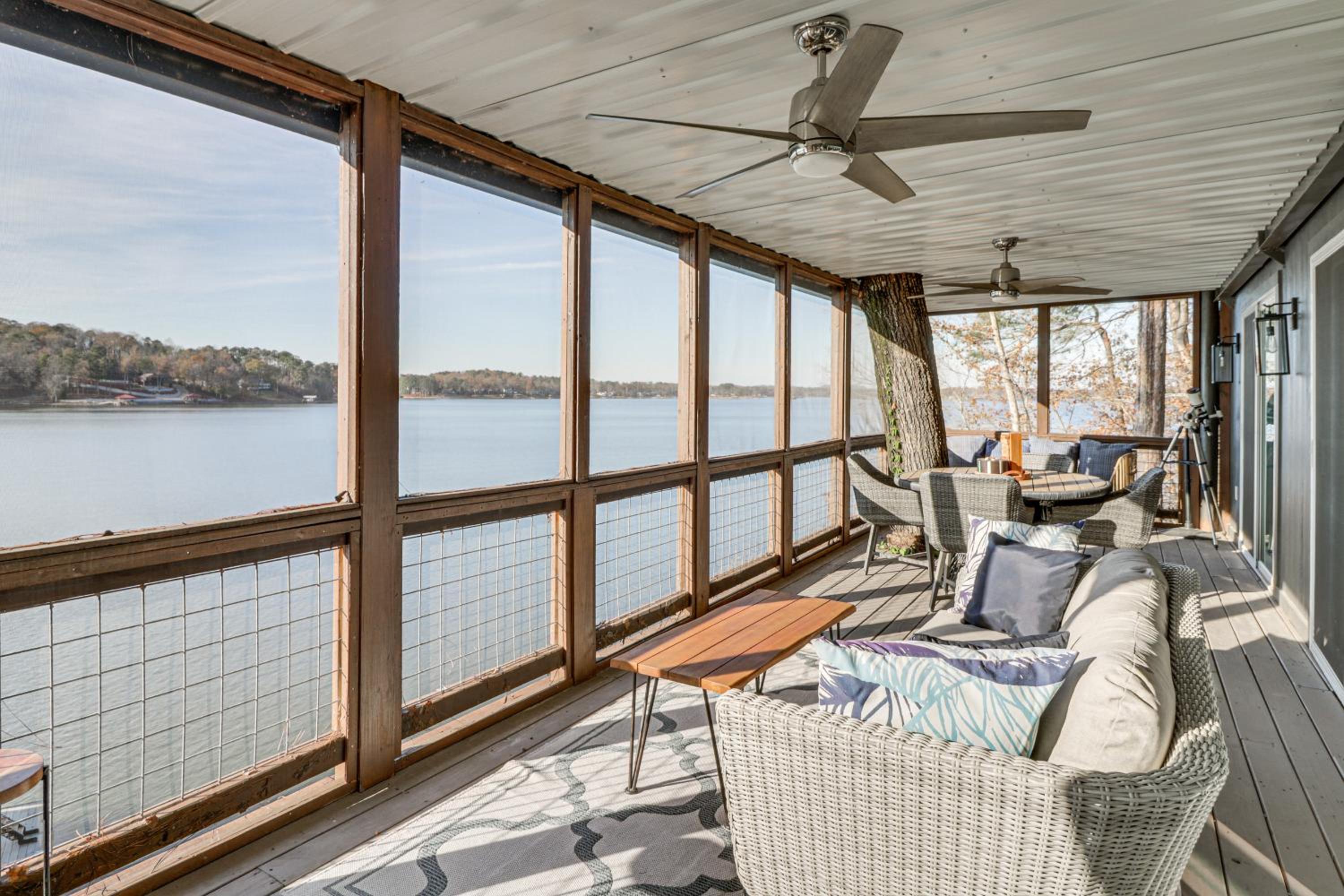 Family-Friendly Lakefront Gem with Dock in Talladega