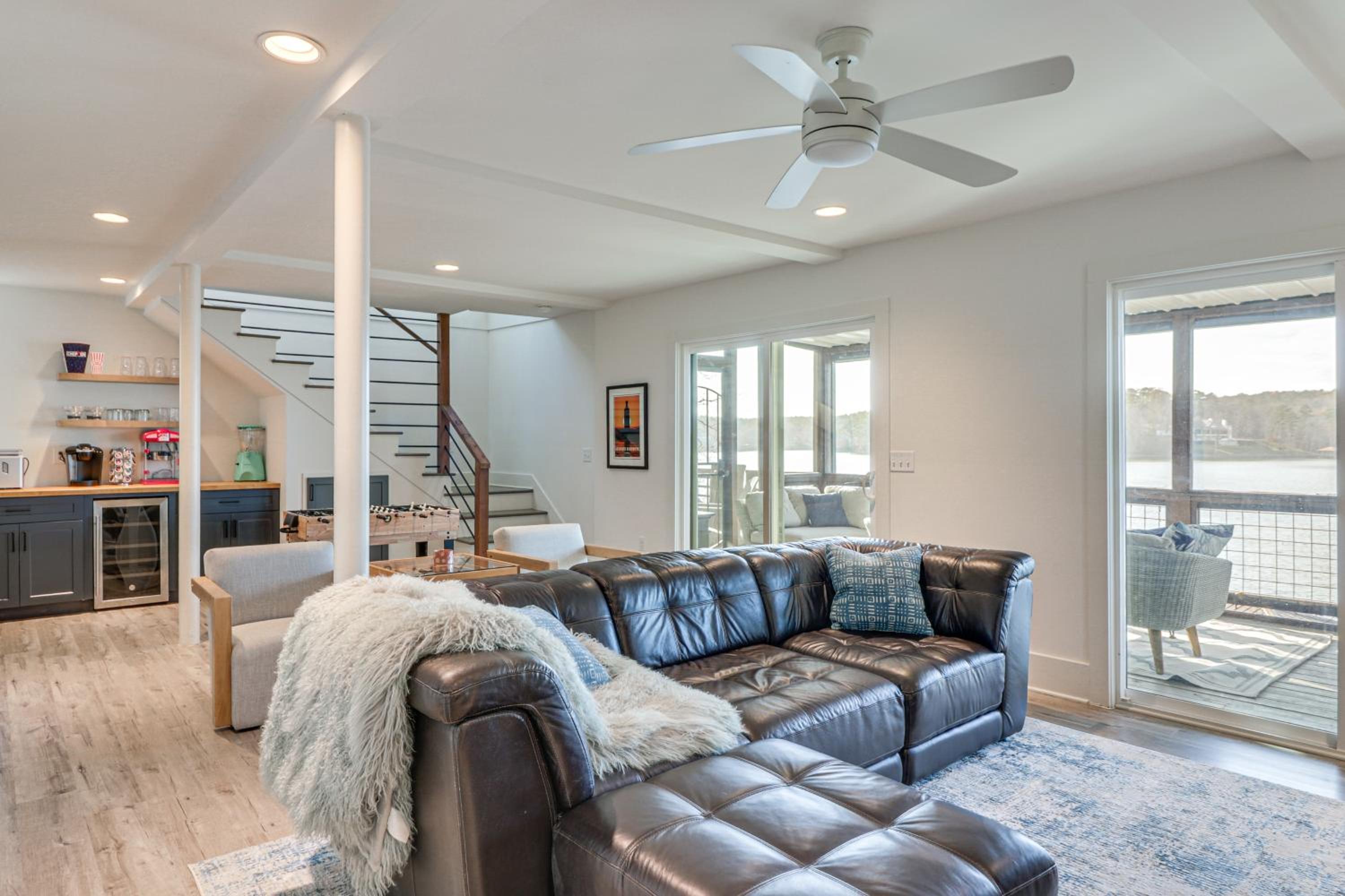 Family-Friendly Lakefront Gem with Dock in Talladega