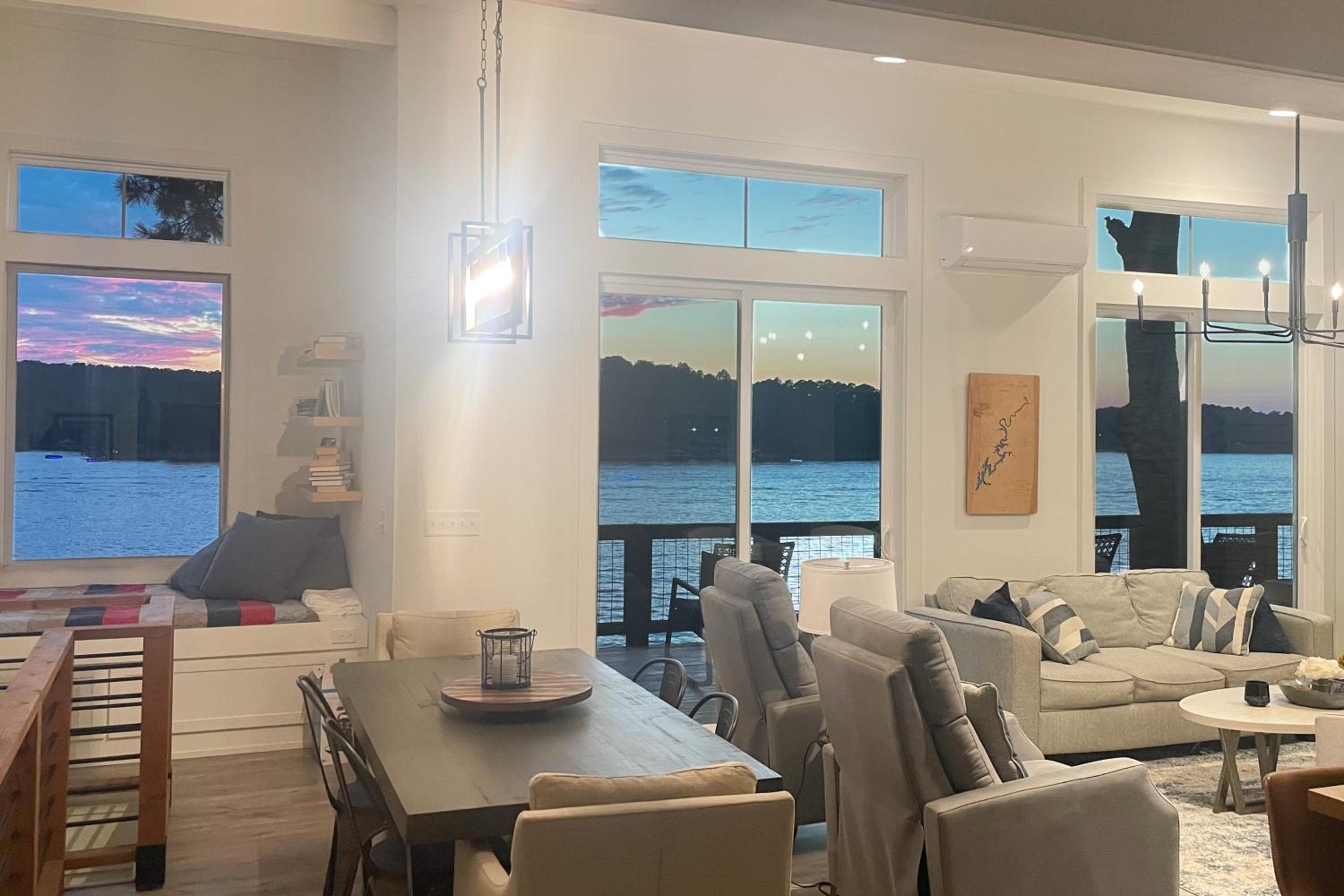 Family-Friendly Lakefront Gem with Dock in Talladega