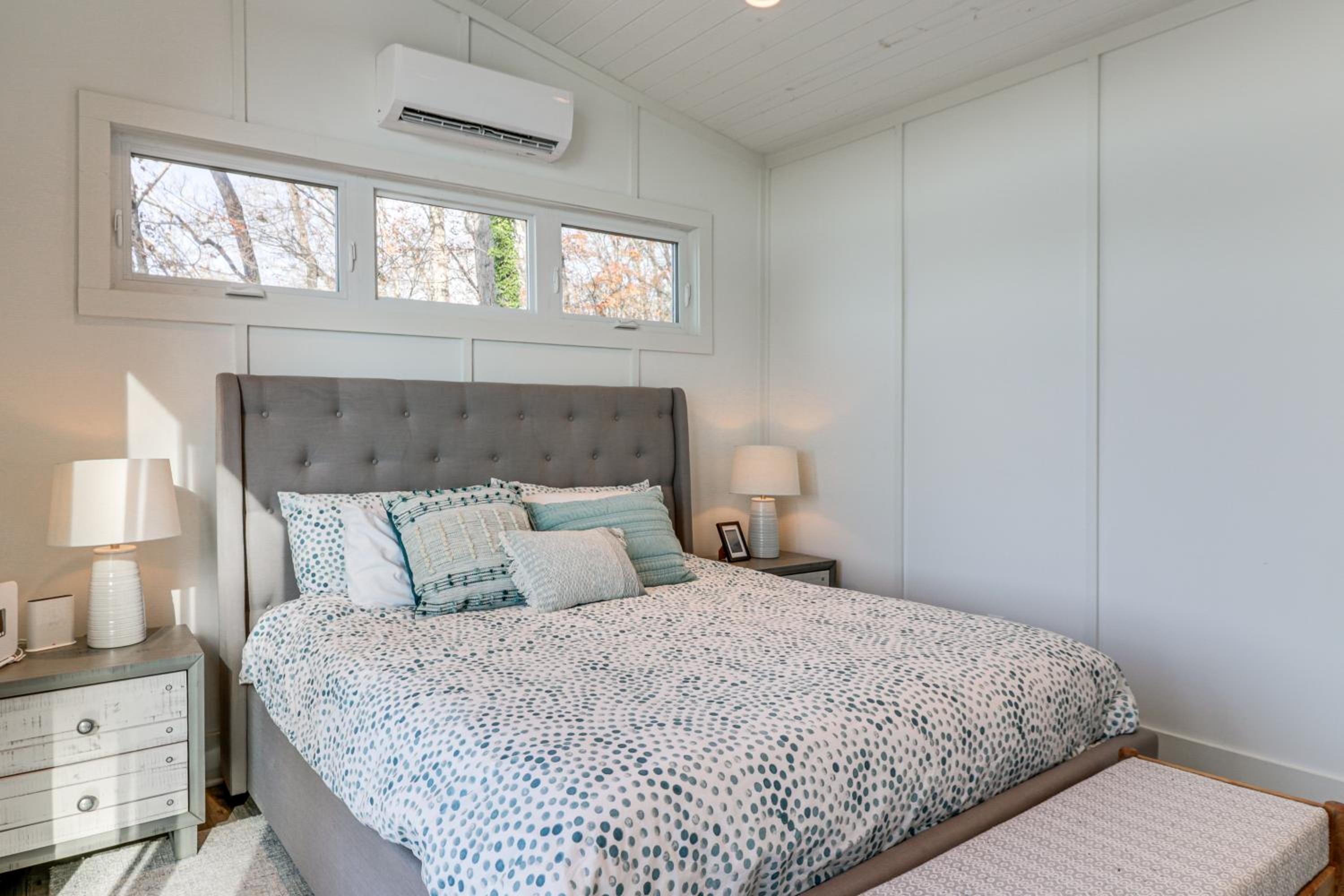 Family-Friendly Lakefront Gem with Dock in Talladega