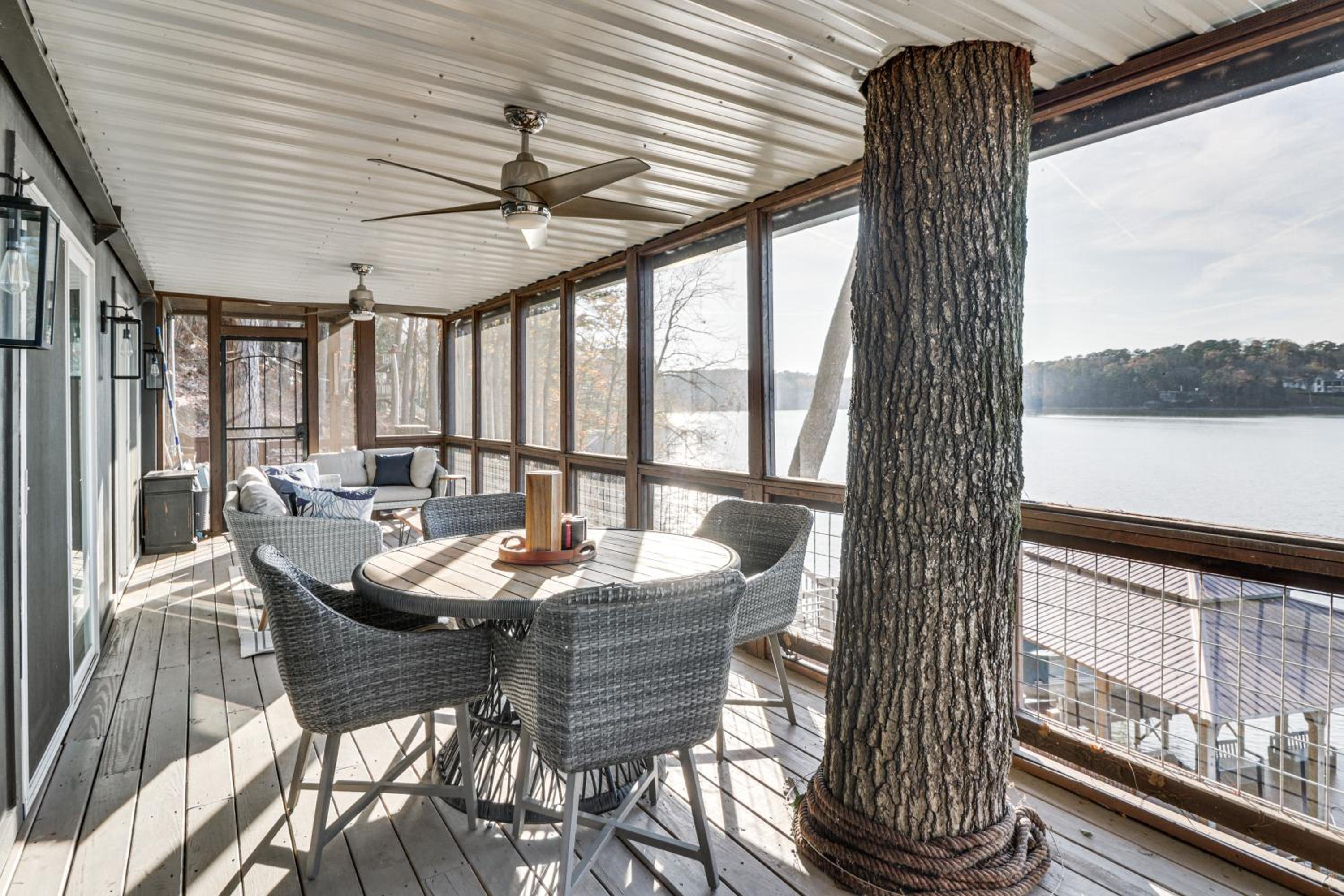 Family-Friendly Lakefront Gem with Dock in Talladega