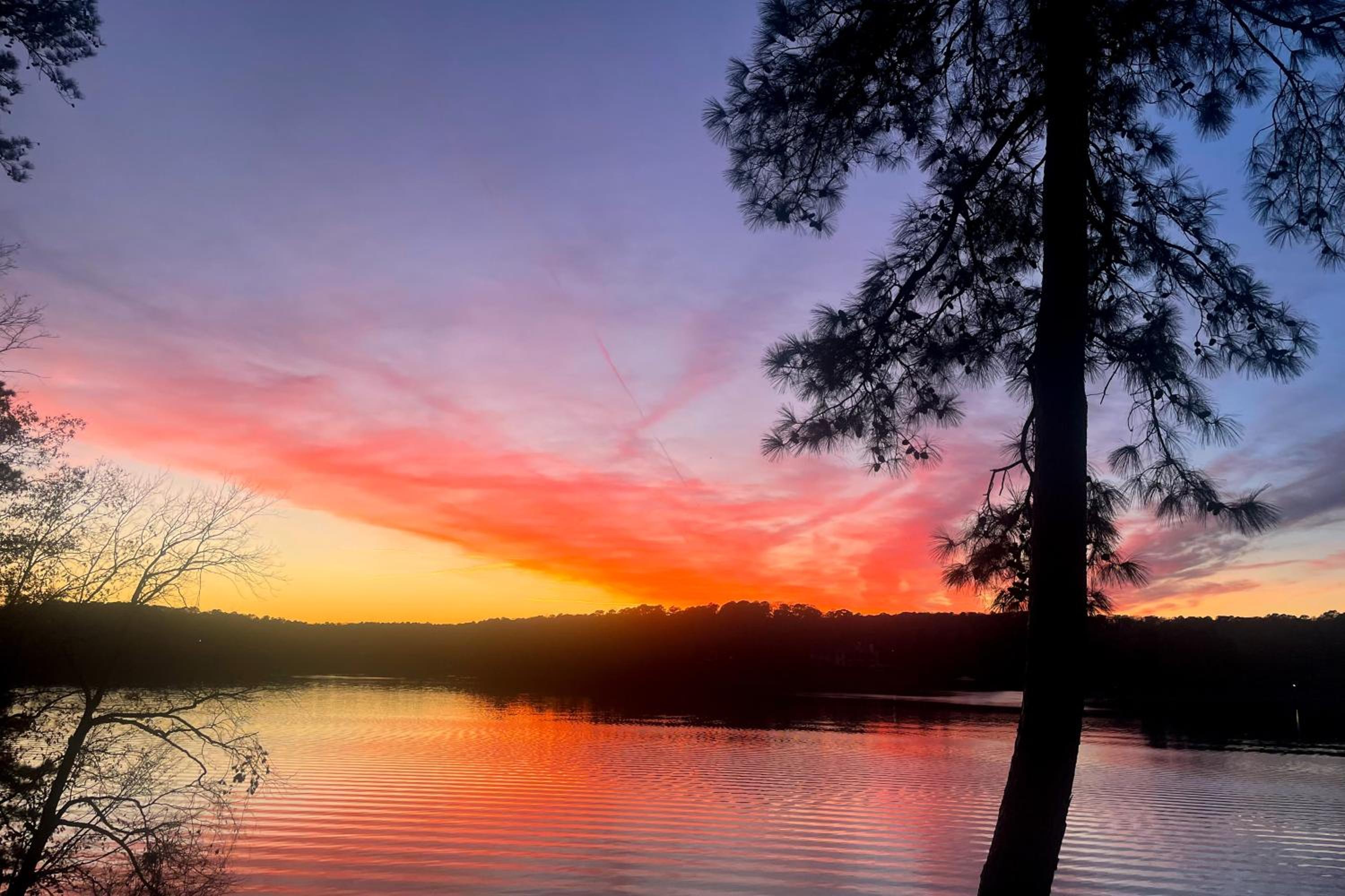 Family-Friendly Lakefront Gem with Dock in Talladega