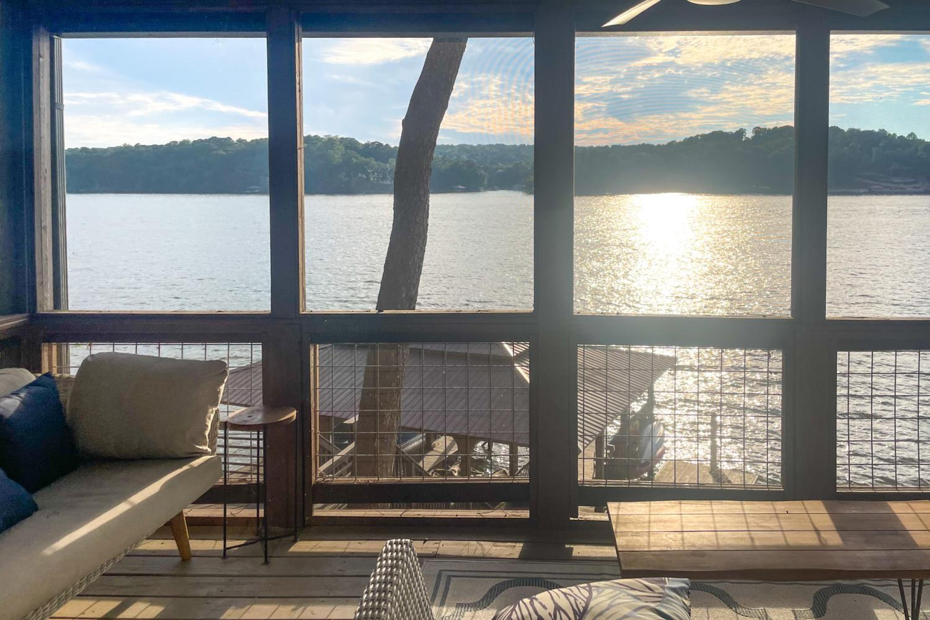 Family-Friendly Lakefront Gem with Dock in Talladega