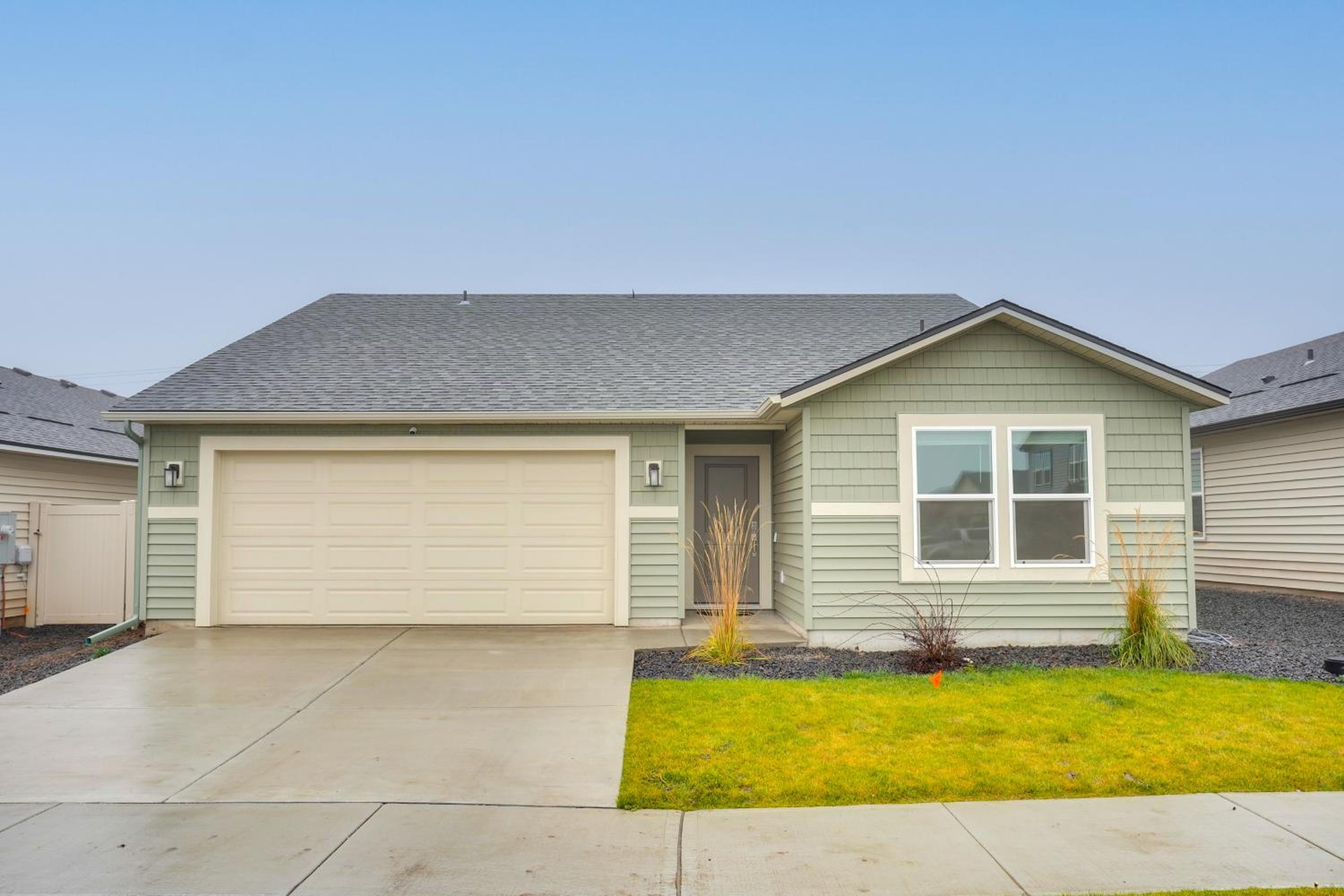 Walk to The Plains Golf Course Getaway in Cheney!