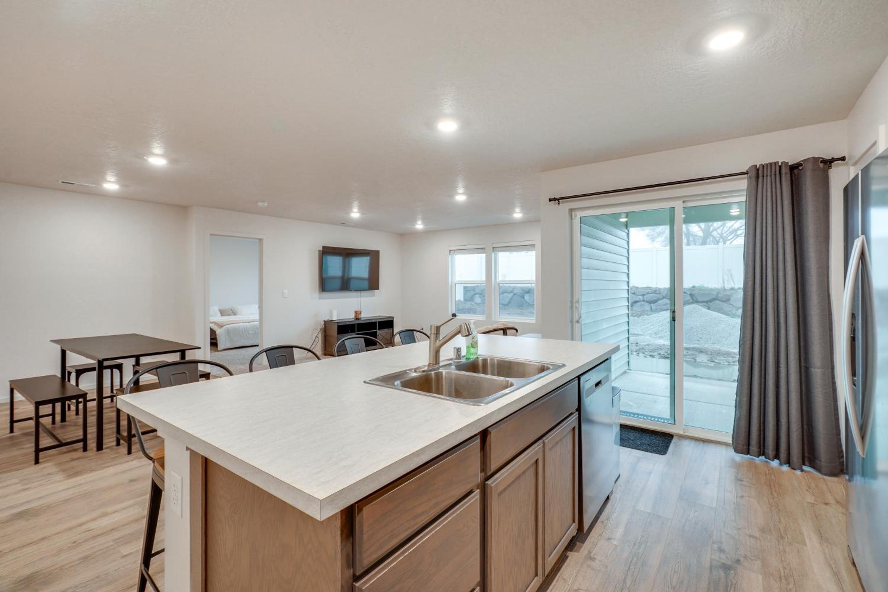 Walk to The Plains Golf Course Getaway in Cheney!
