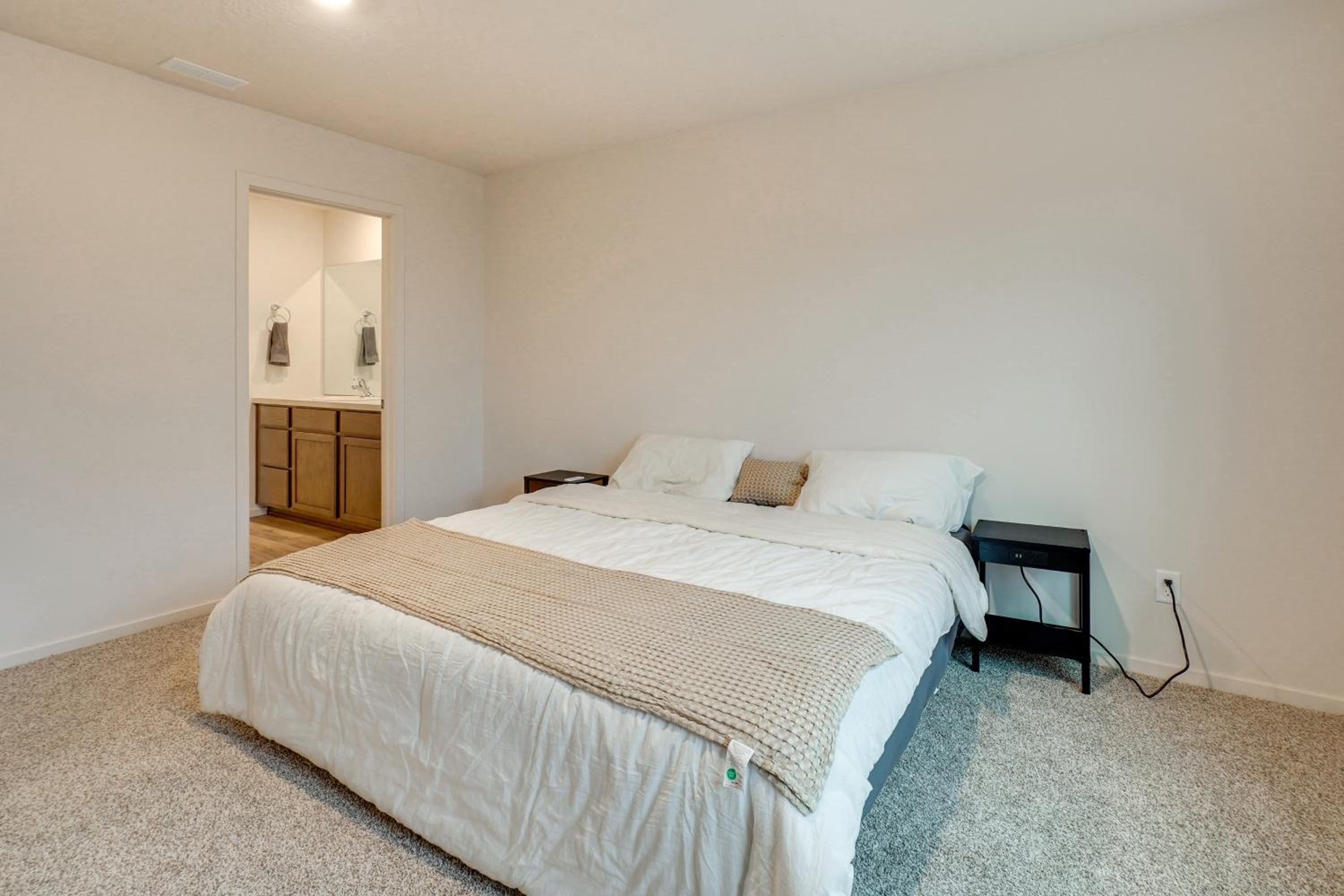 Walk to The Plains Golf Course Getaway in Cheney!