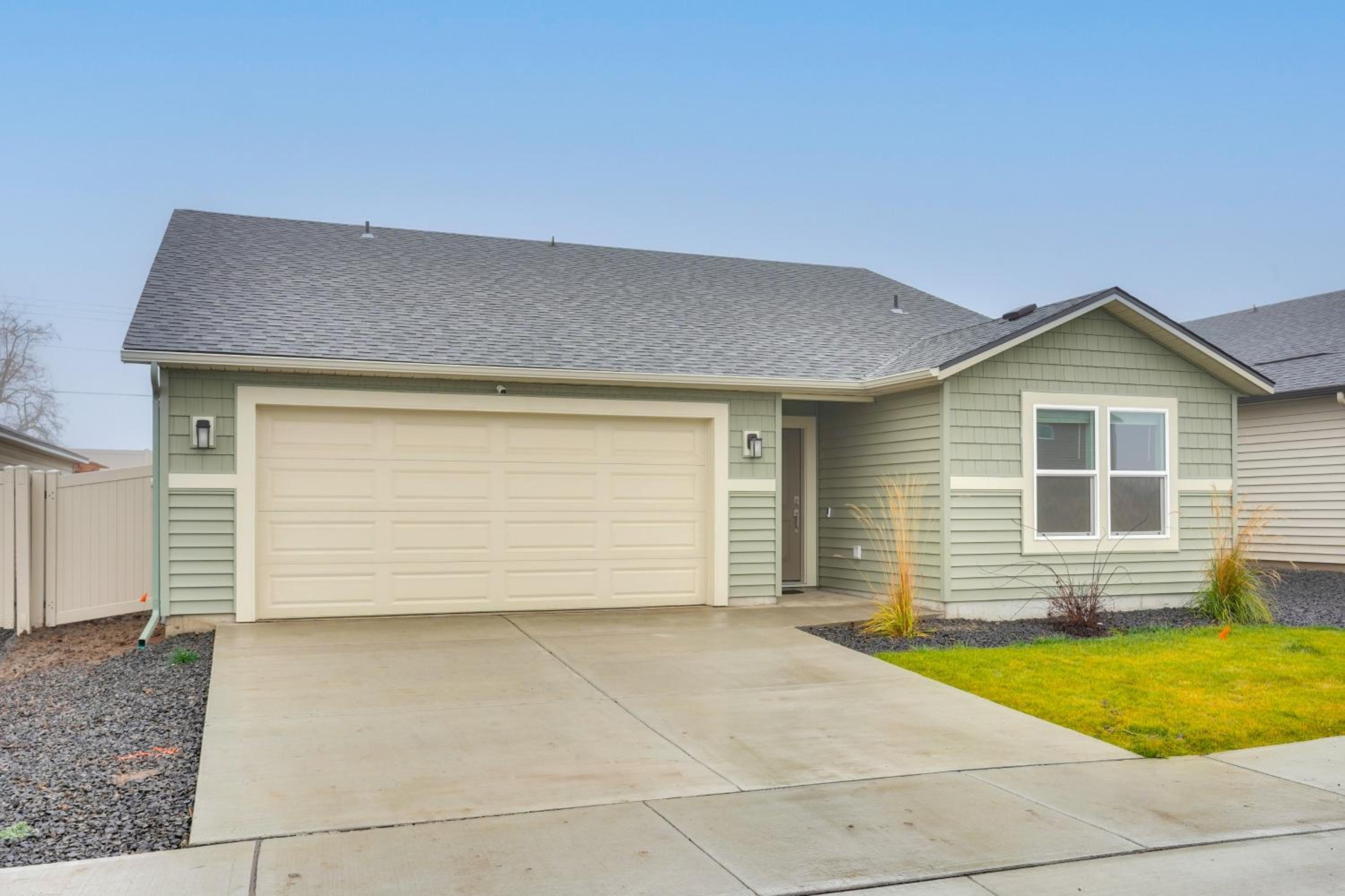 Walk to The Plains Golf Course Getaway in Cheney!