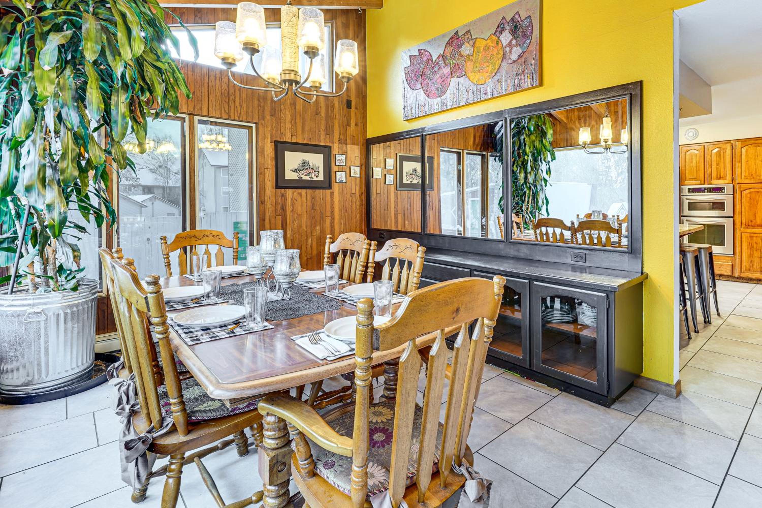 Hike, Ski and Soak! Spacious Anchorage Getaway