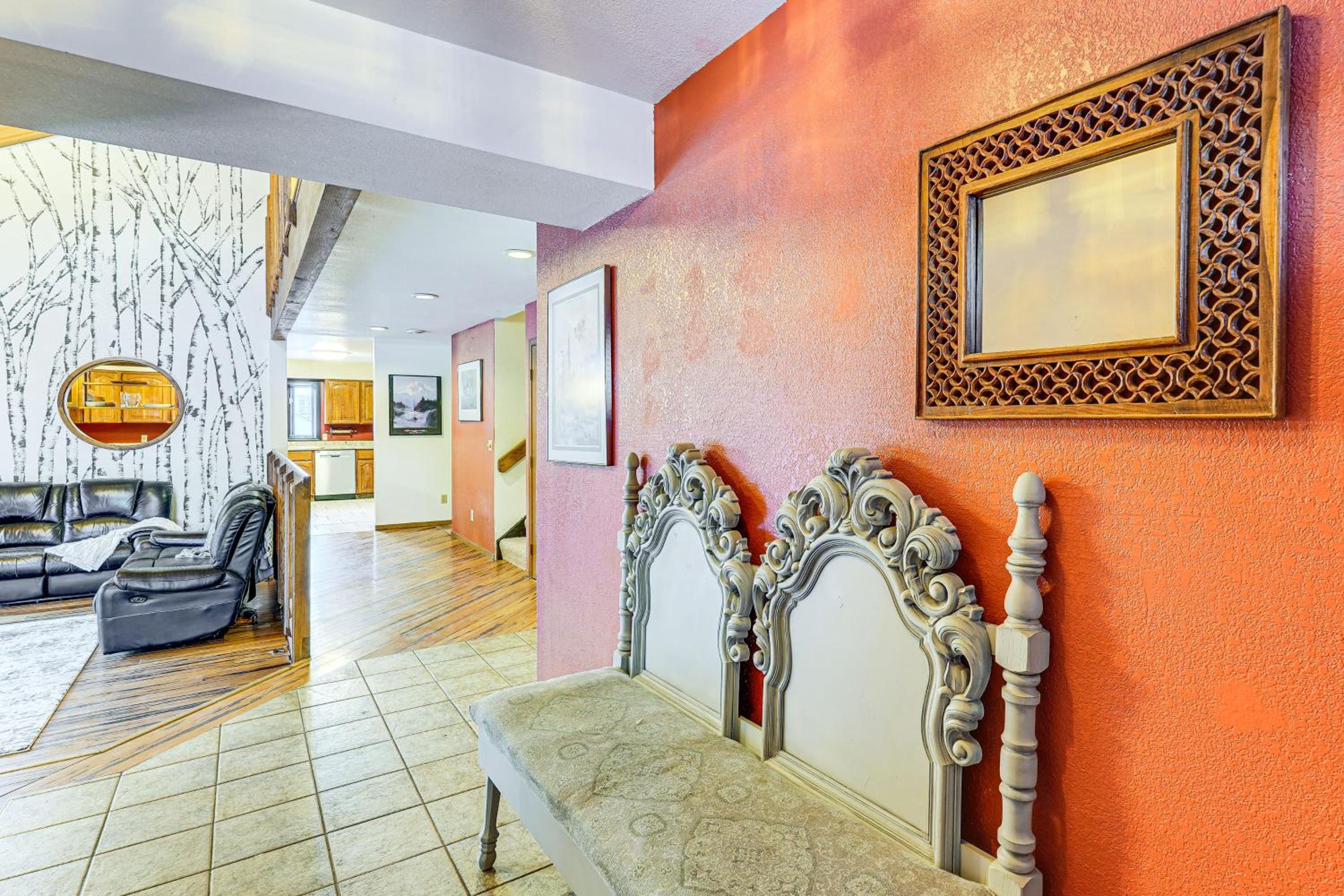 Hike, Ski and Soak! Spacious Anchorage Getaway