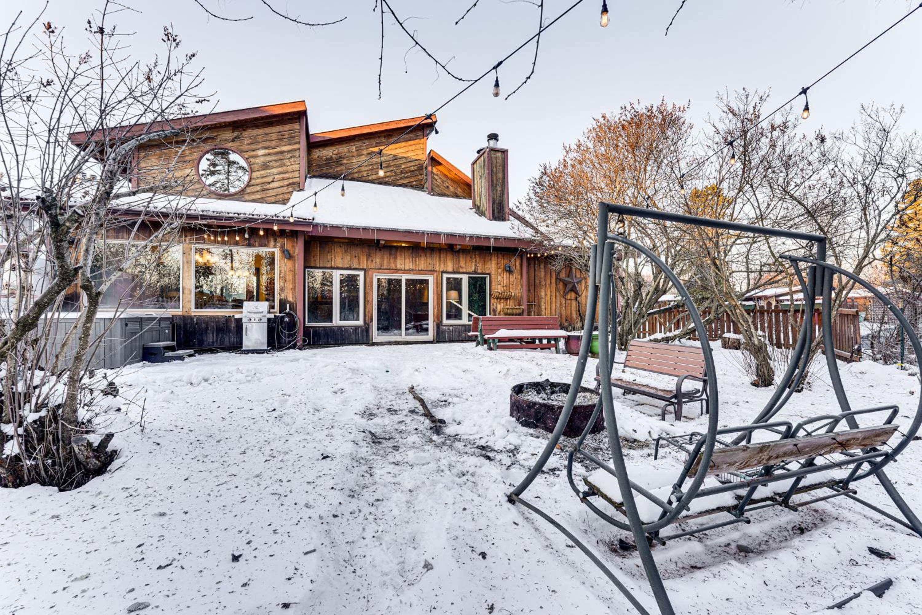 Hike, Ski and Soak! Spacious Anchorage Getaway
