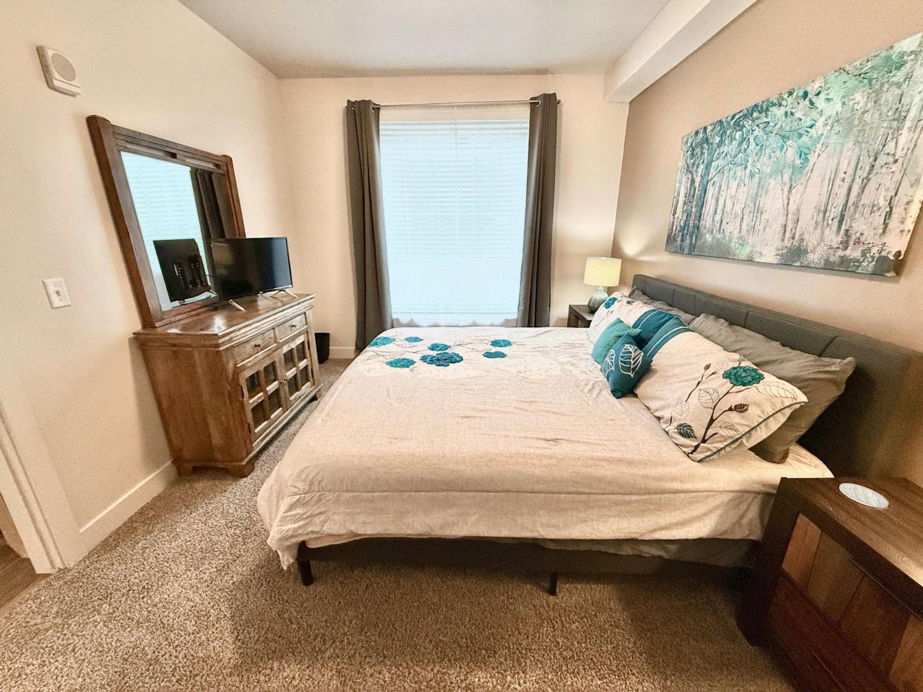 Spacious 2-Bedroom Urban Oasis