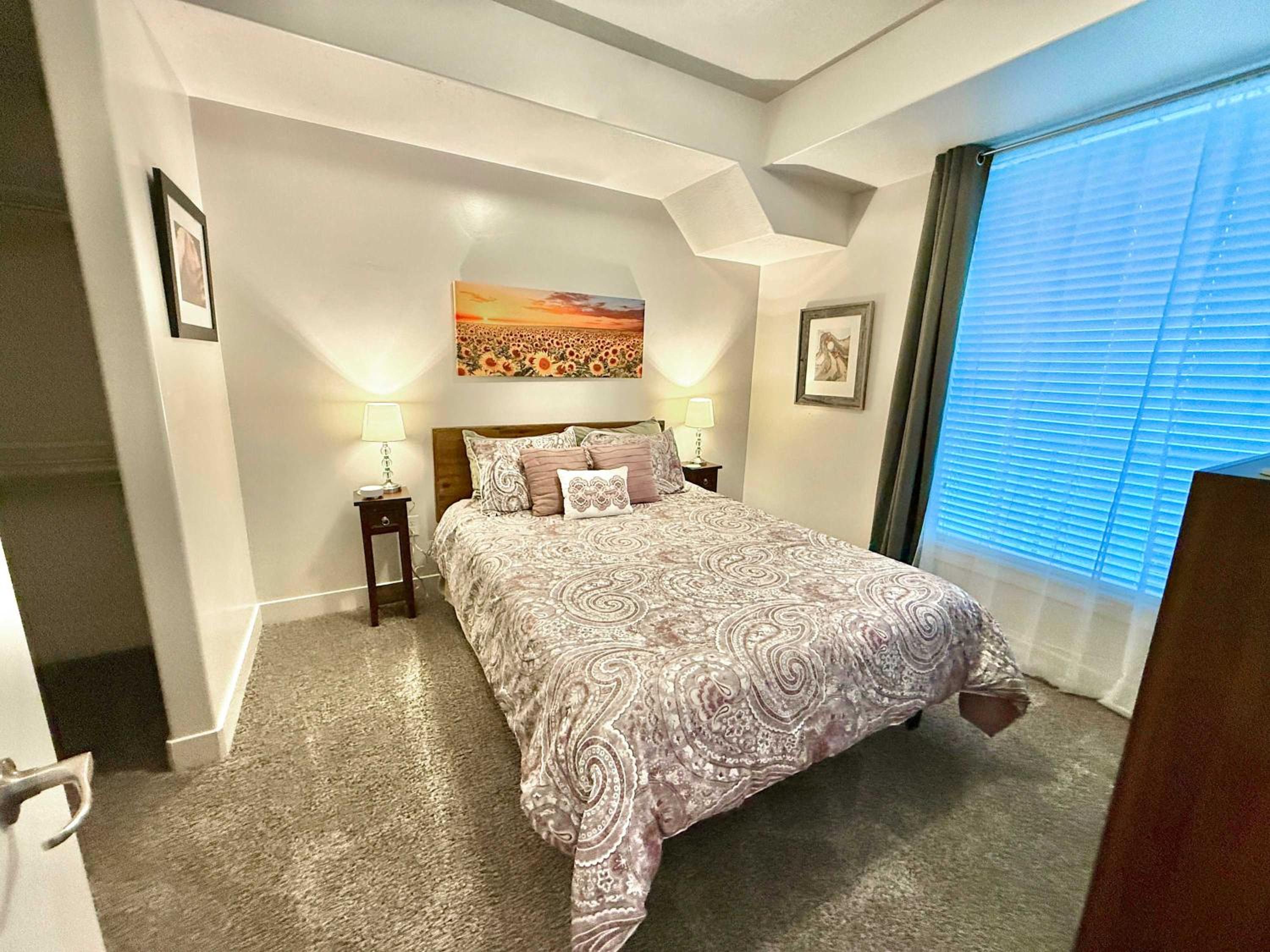 Spacious 2-Bedroom Urban Oasis