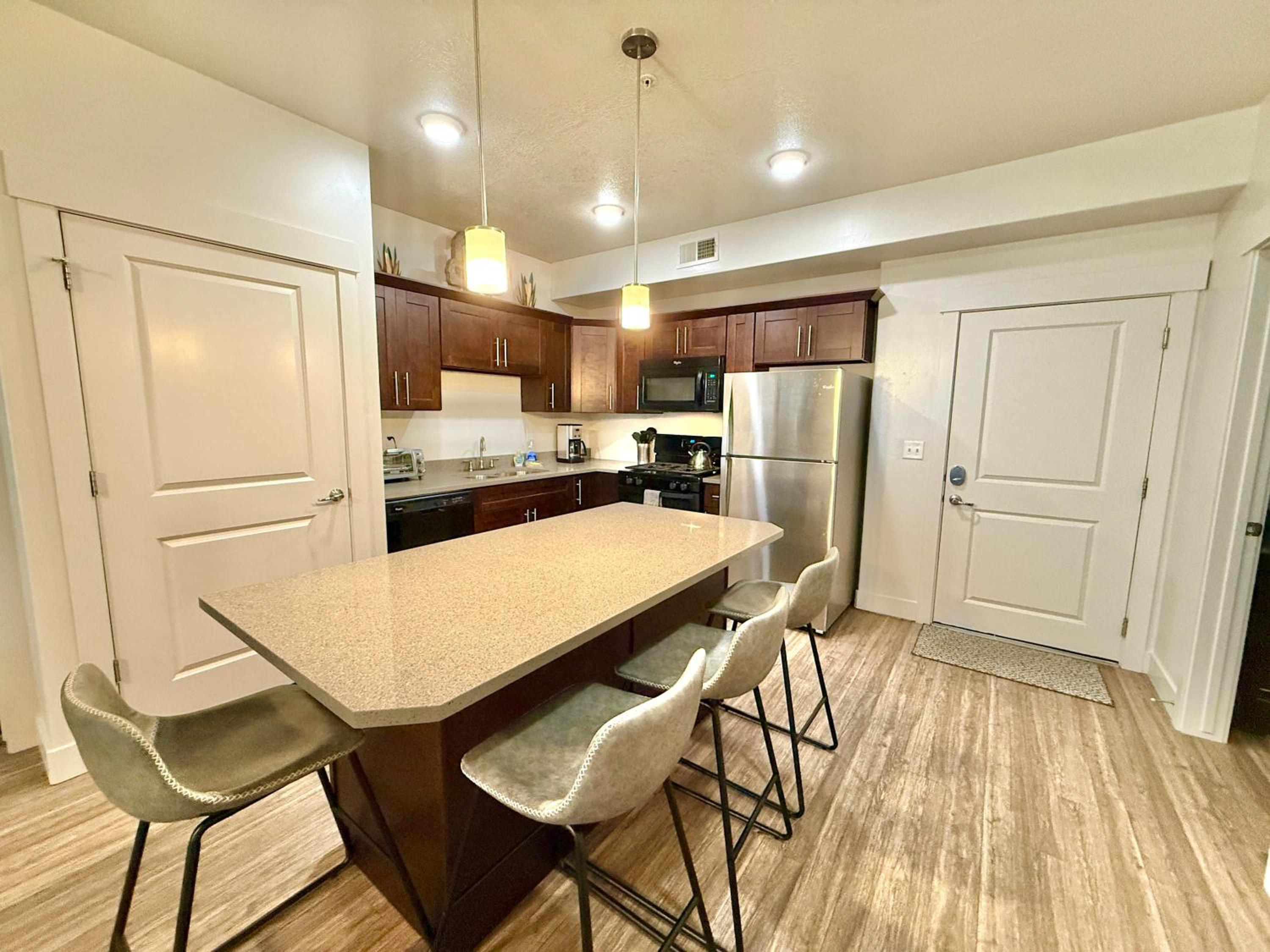 Spacious 2-Bedroom Urban Oasis