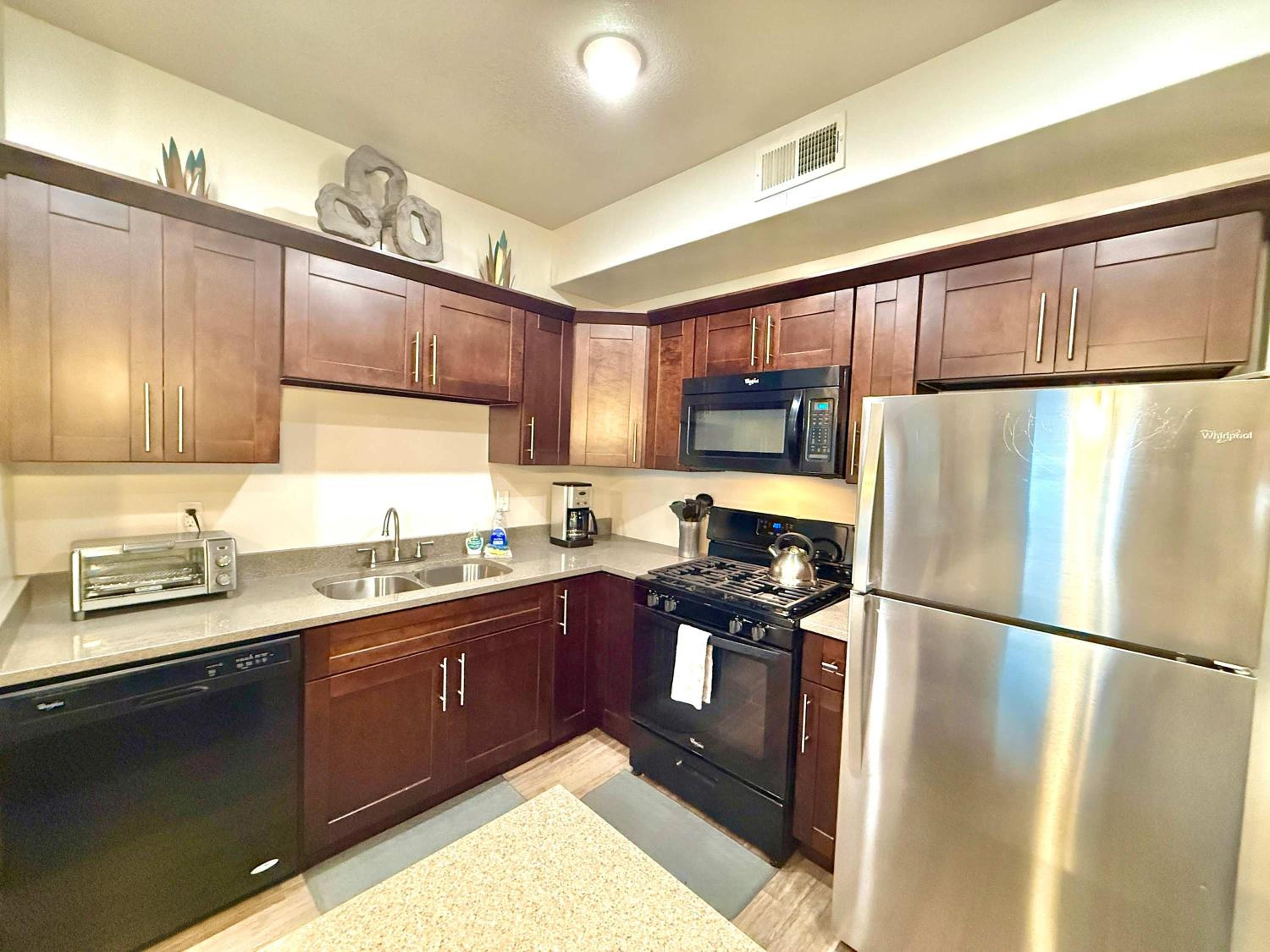 Spacious 2-Bedroom Urban Oasis