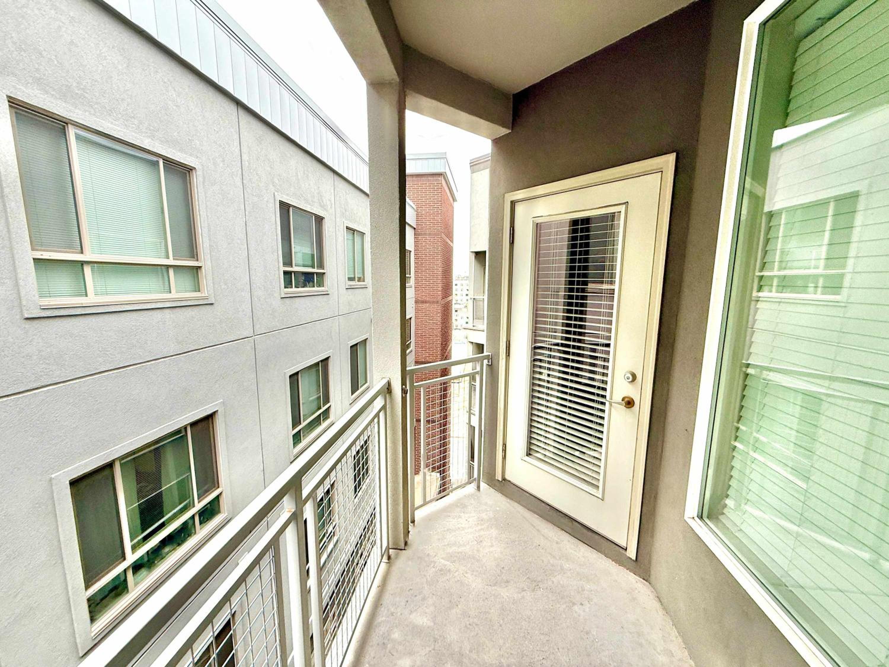Spacious 2-Bedroom Urban Oasis
