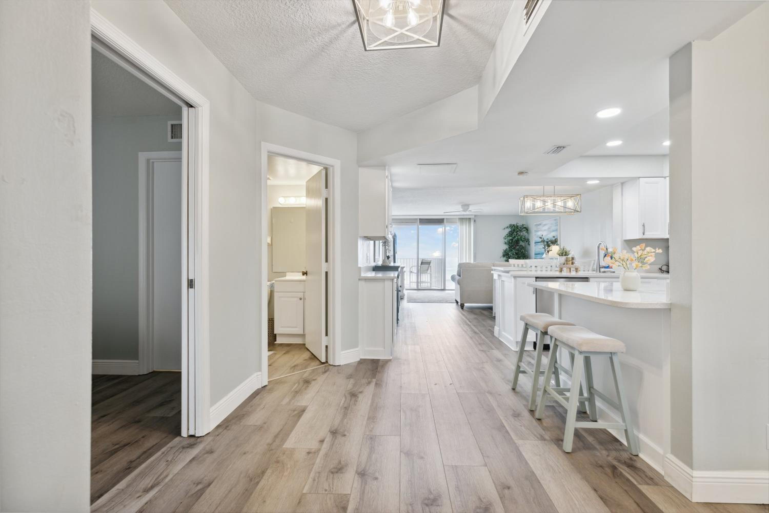 Ocean Walk 506