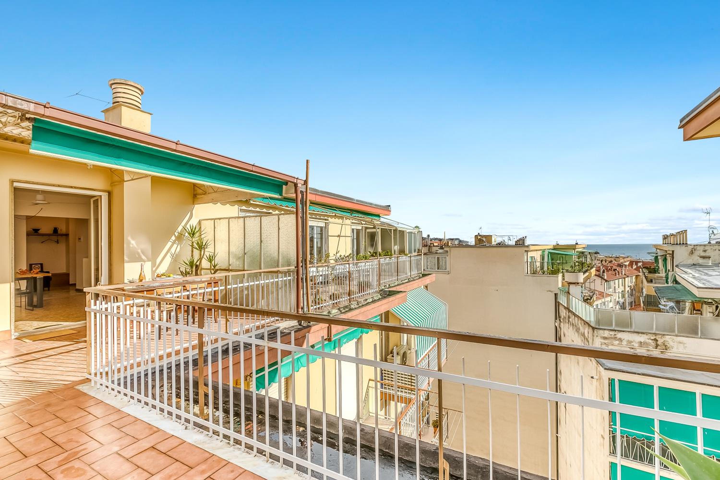 Penthouse Vista Mare E Monti Centro Sr - Happy Rentals