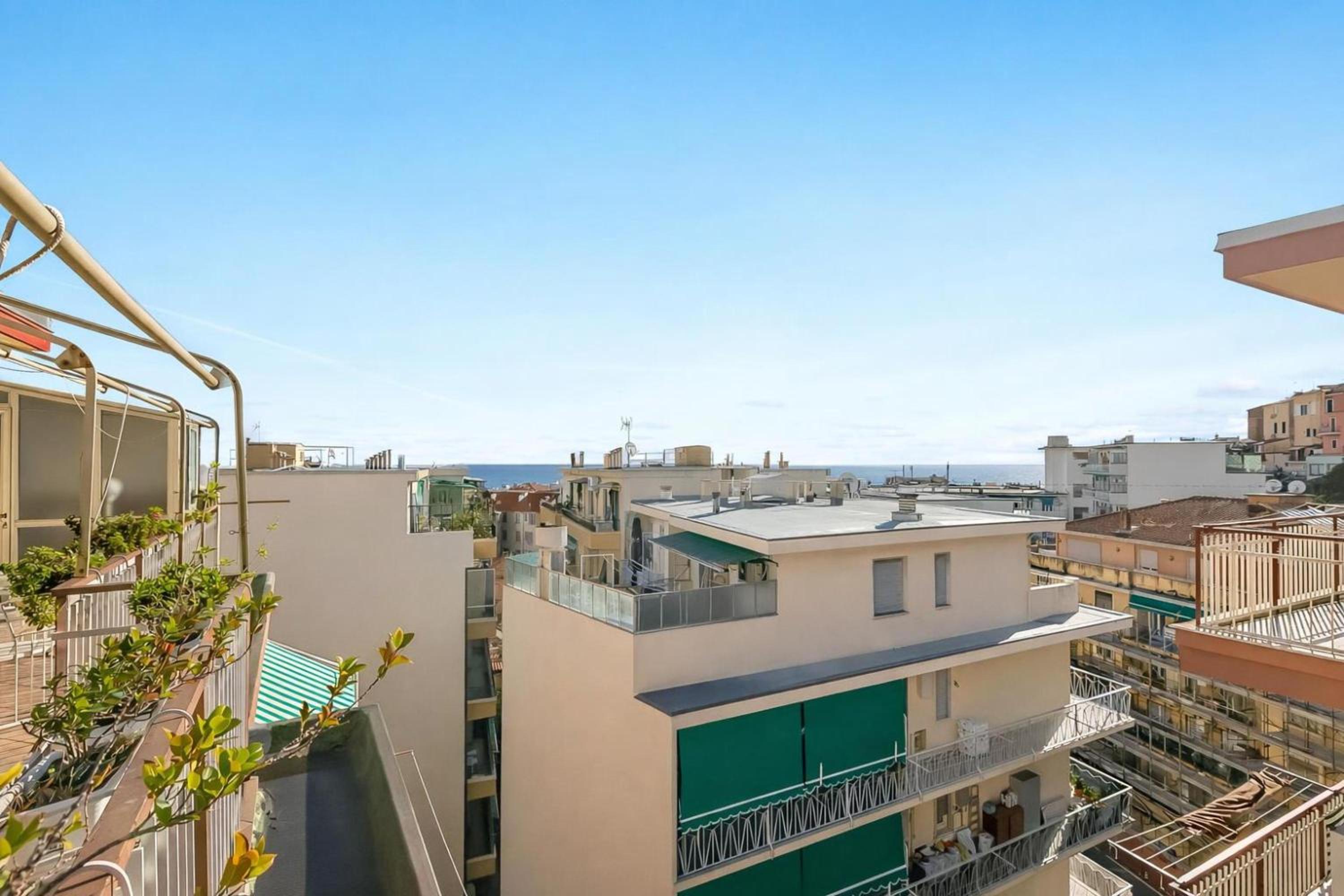 Penthouse Vista Mare E Monti Centro Sr - Happy Rentals