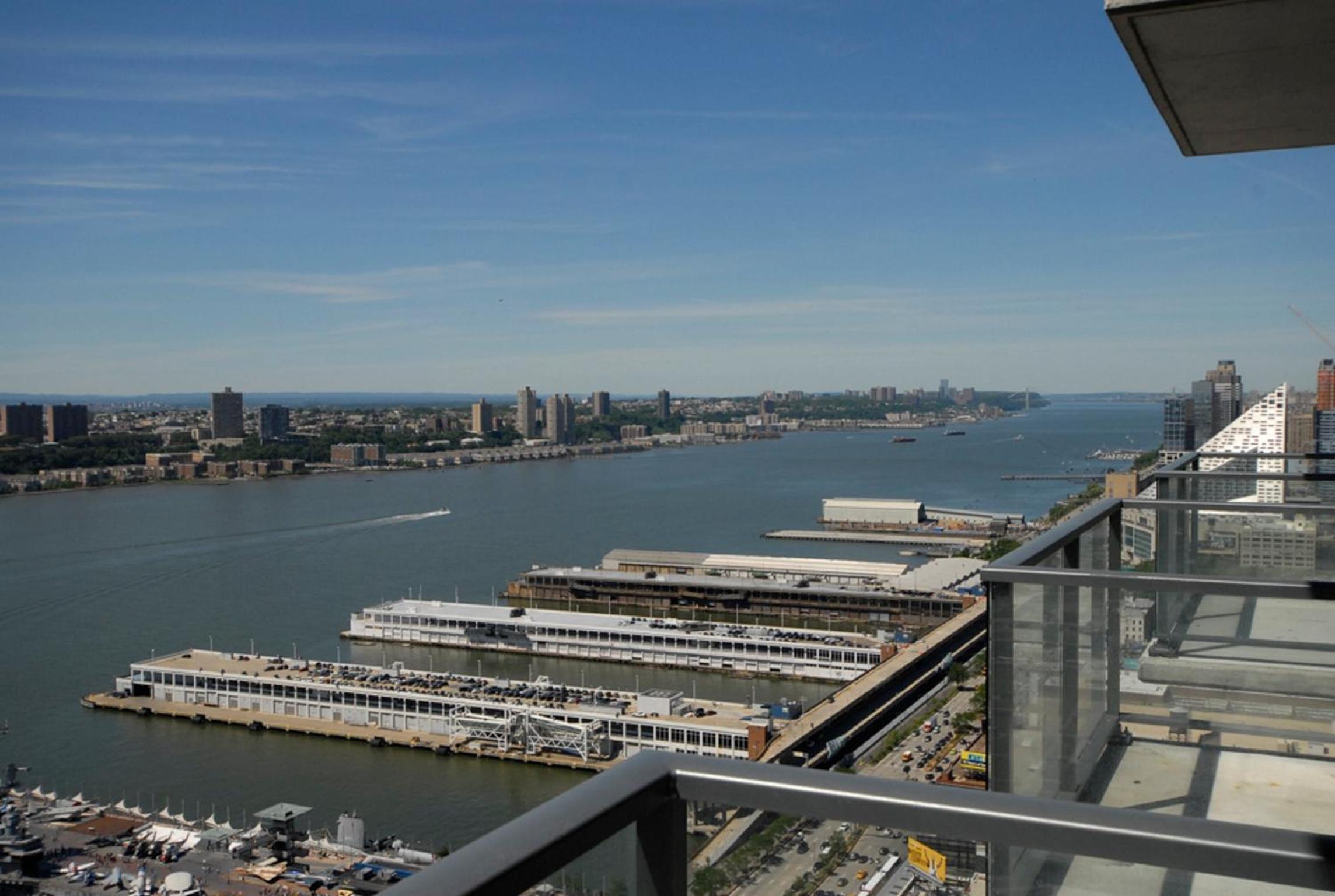 Global Luxury Suites at Sky