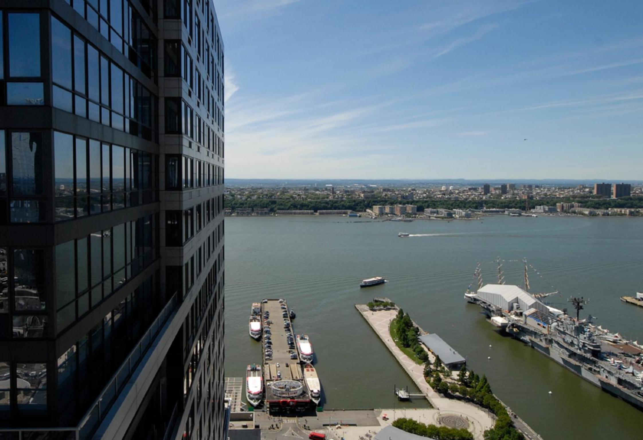 Global Luxury Suites at Sky