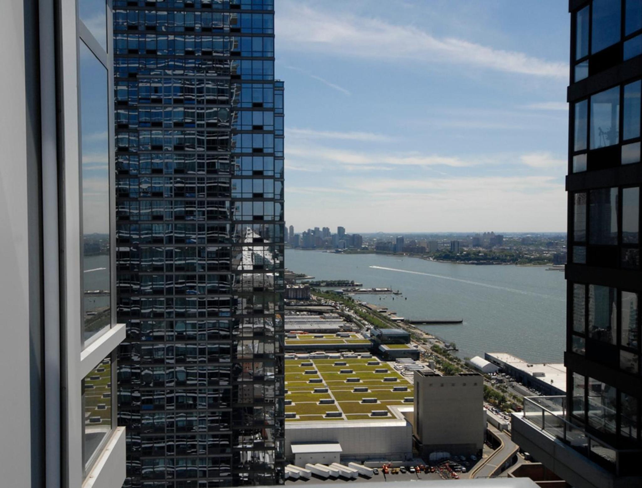Global Luxury Suites at Sky